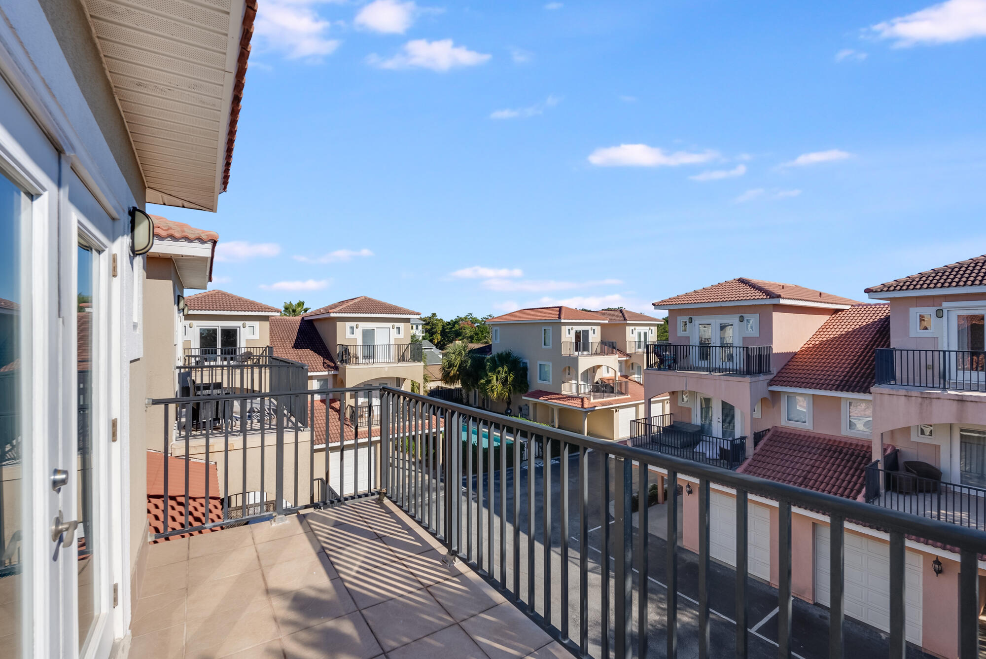 BELLA COSTA - Residential