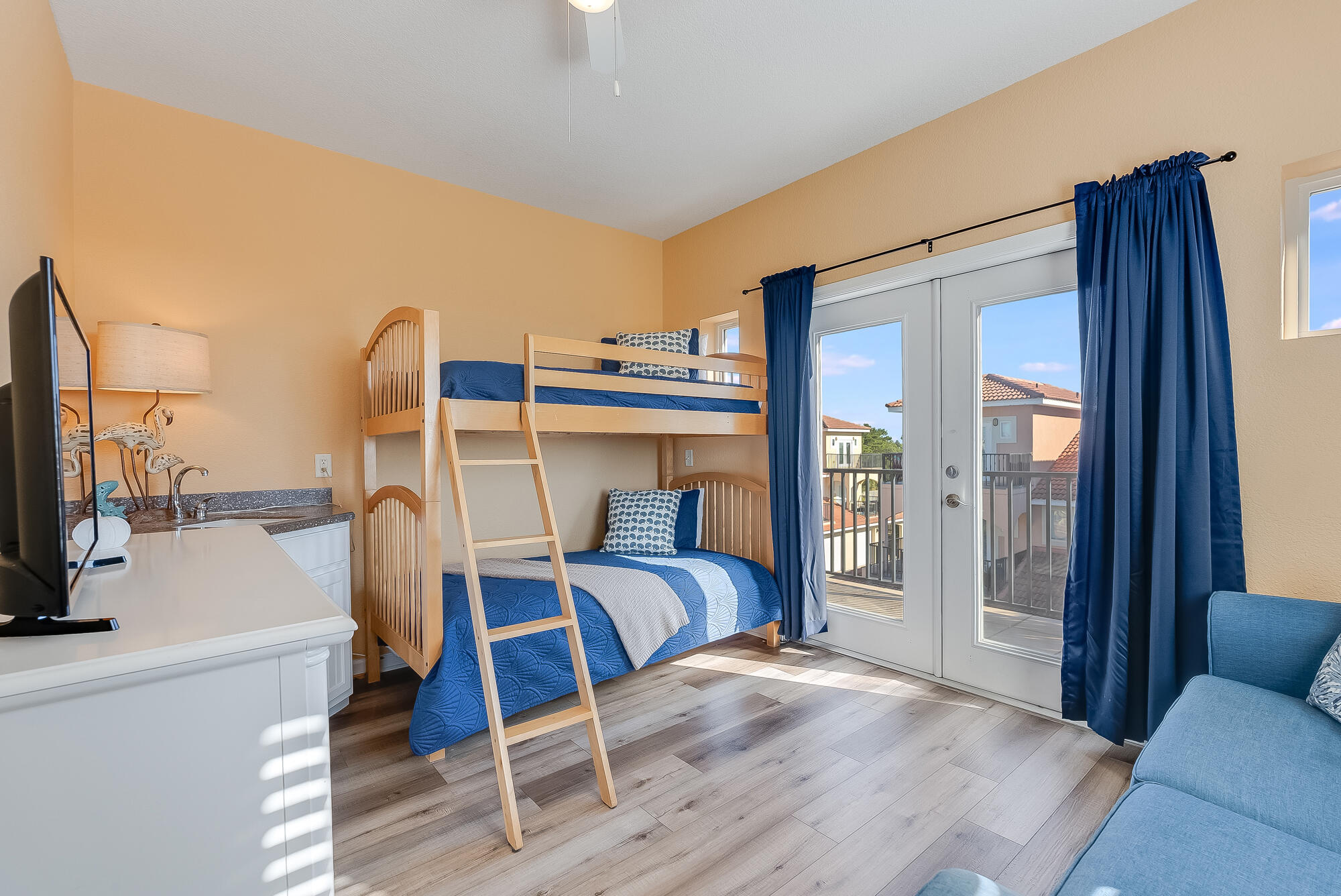 BELLA COSTA - Residential