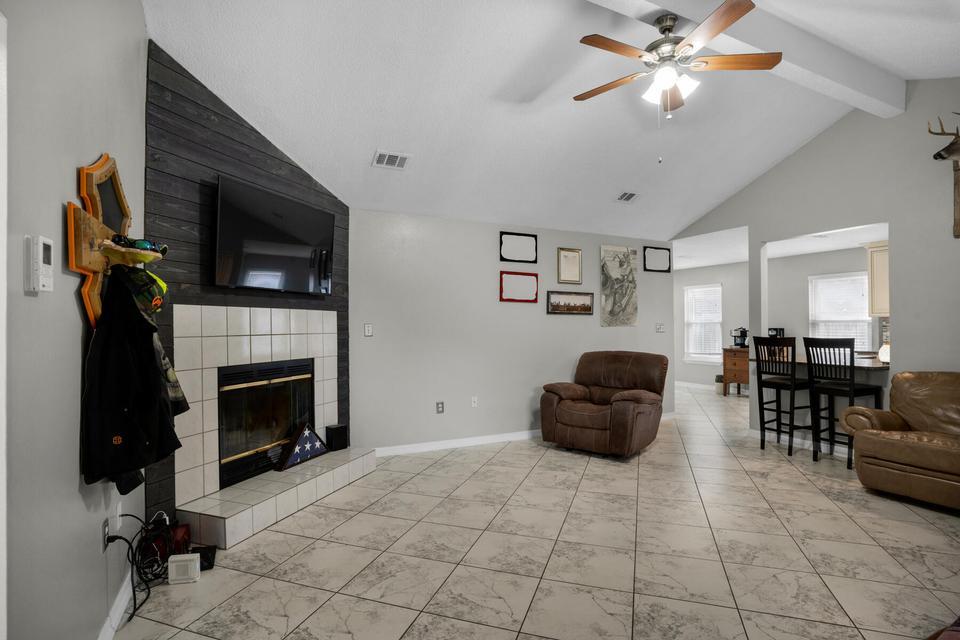 SUNSET STRIP - Residential Lease