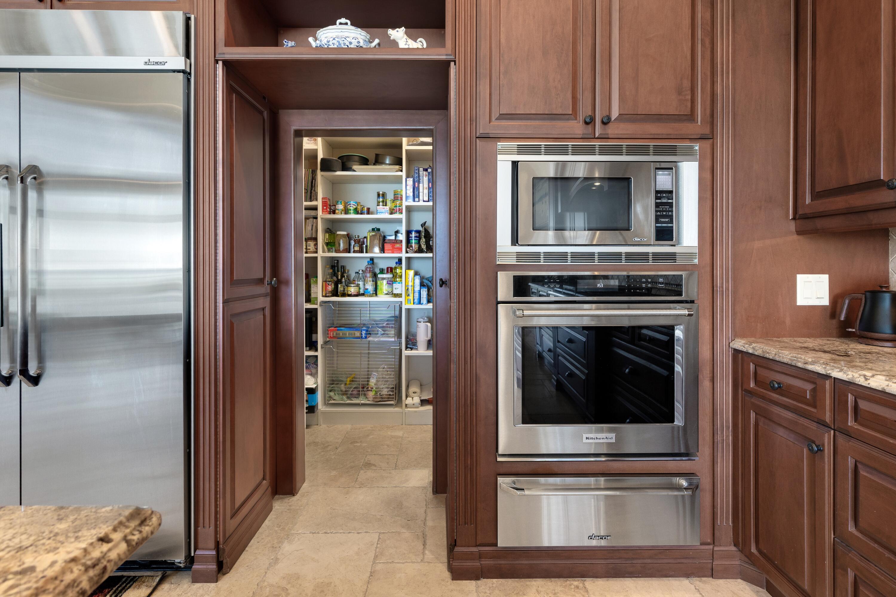 LAKE LORRAINE ESTATES - Residential
