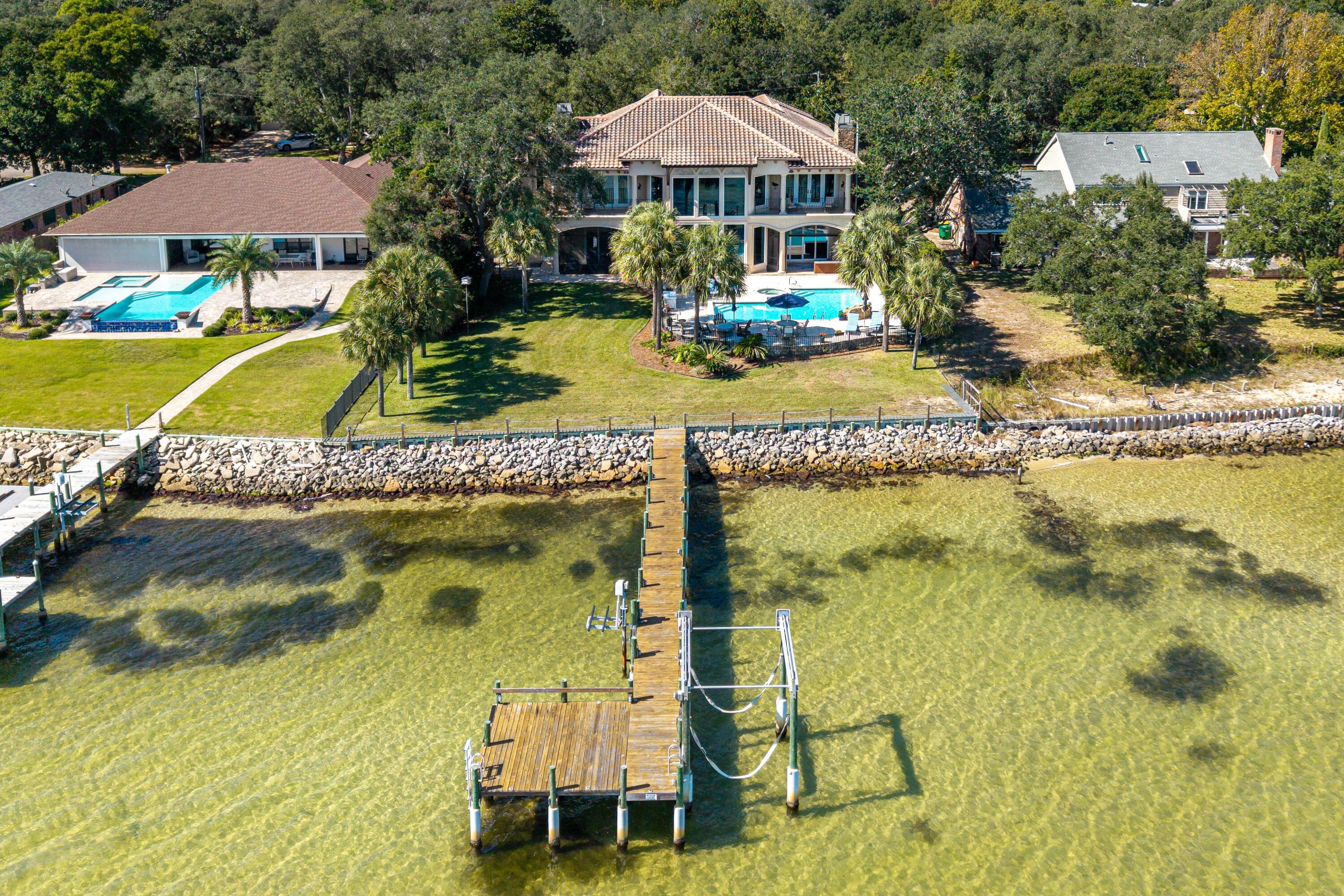 LAKE LORRAINE ESTATES - Residential