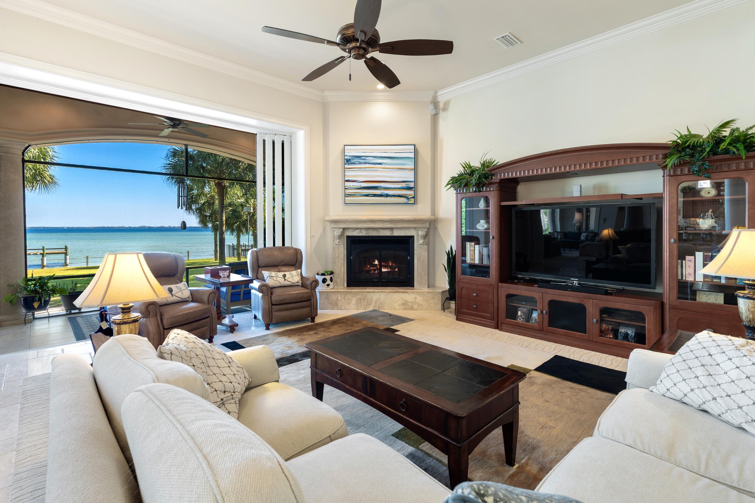LAKE LORRAINE ESTATES - Residential