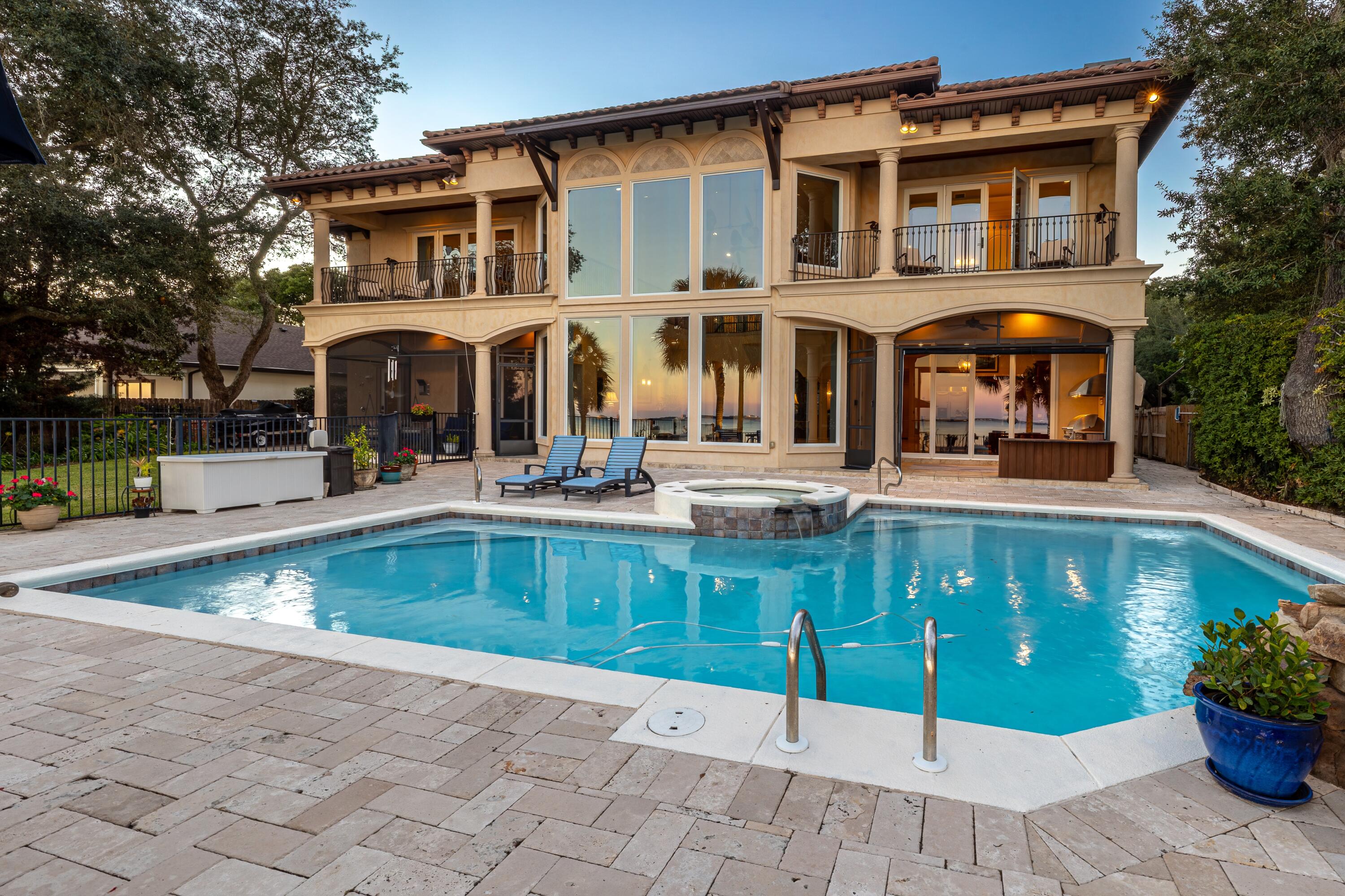 LAKE LORRAINE ESTATES - Residential