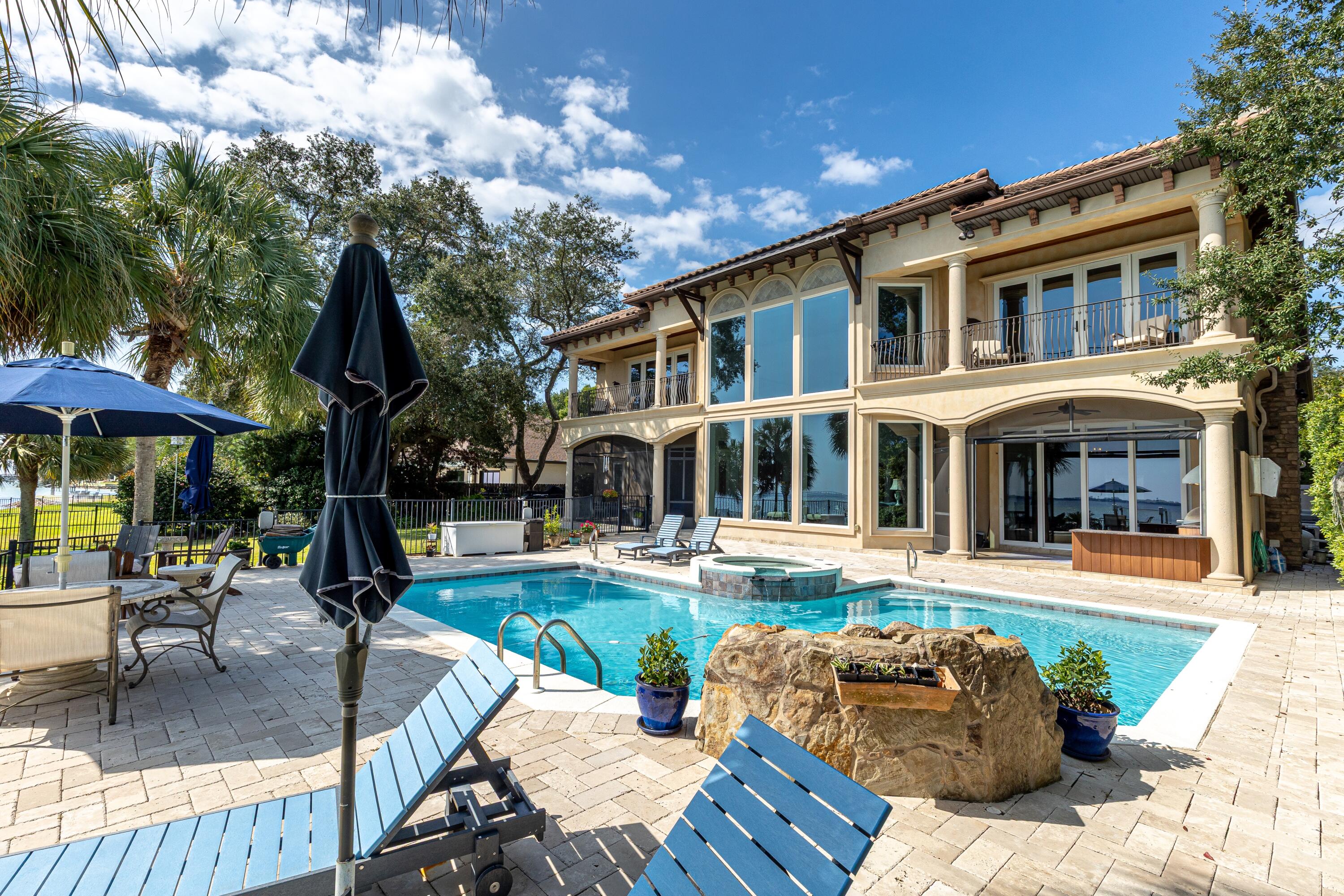 LAKE LORRAINE ESTATES - Residential