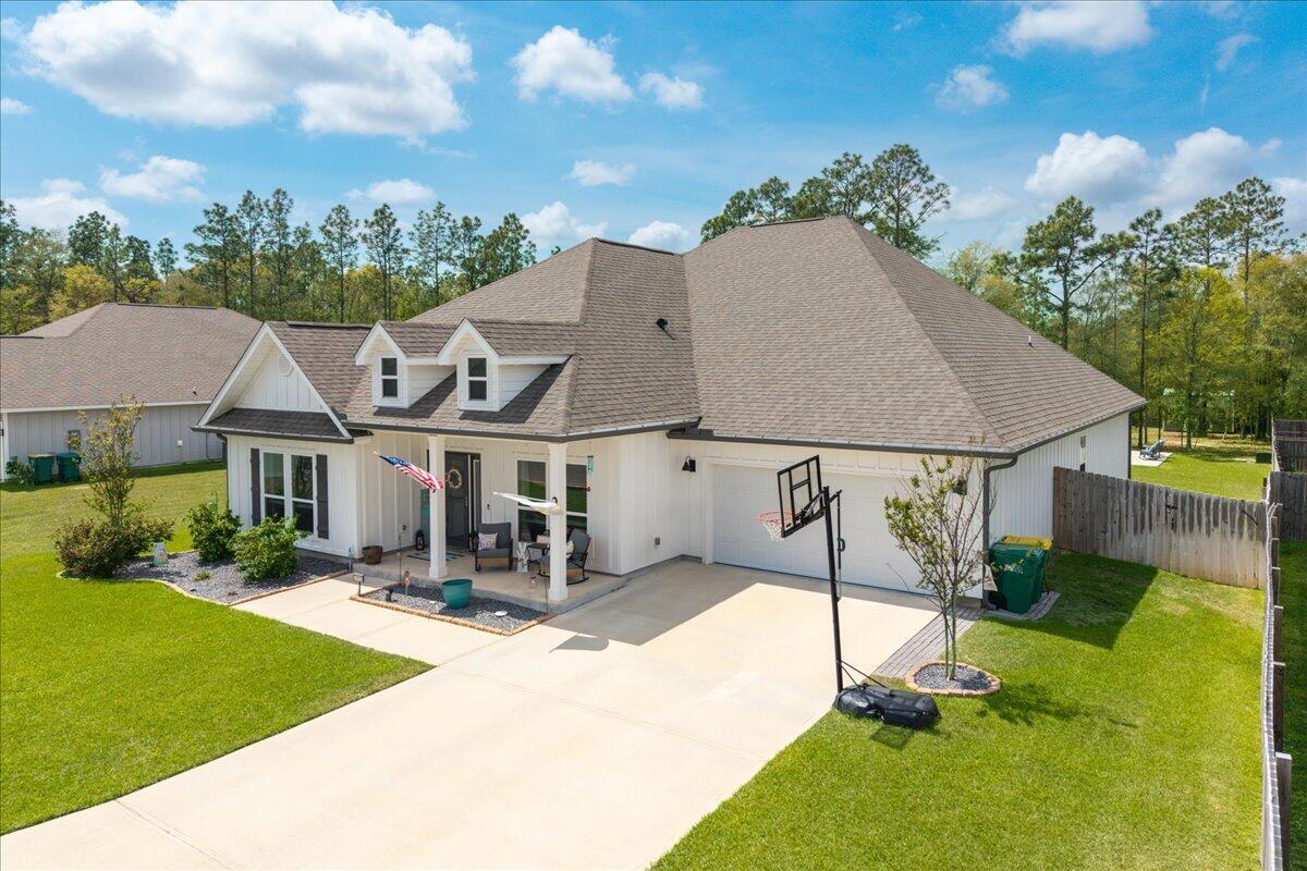 HILLWOOD ESTATES. - Residential