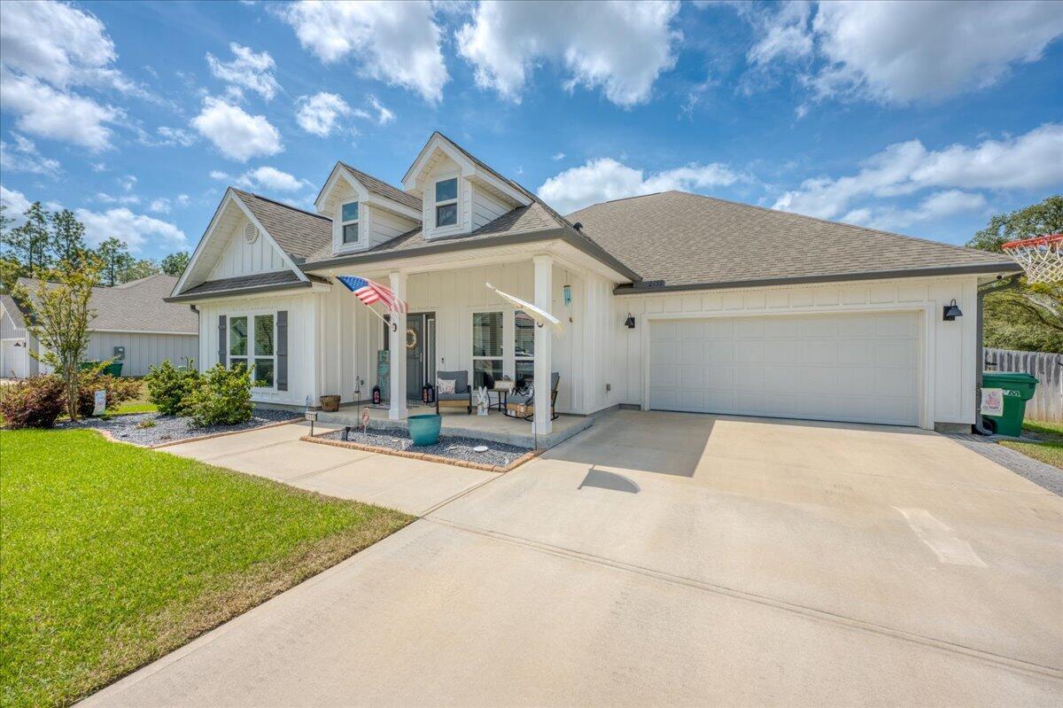 HILLWOOD ESTATES. - Residential