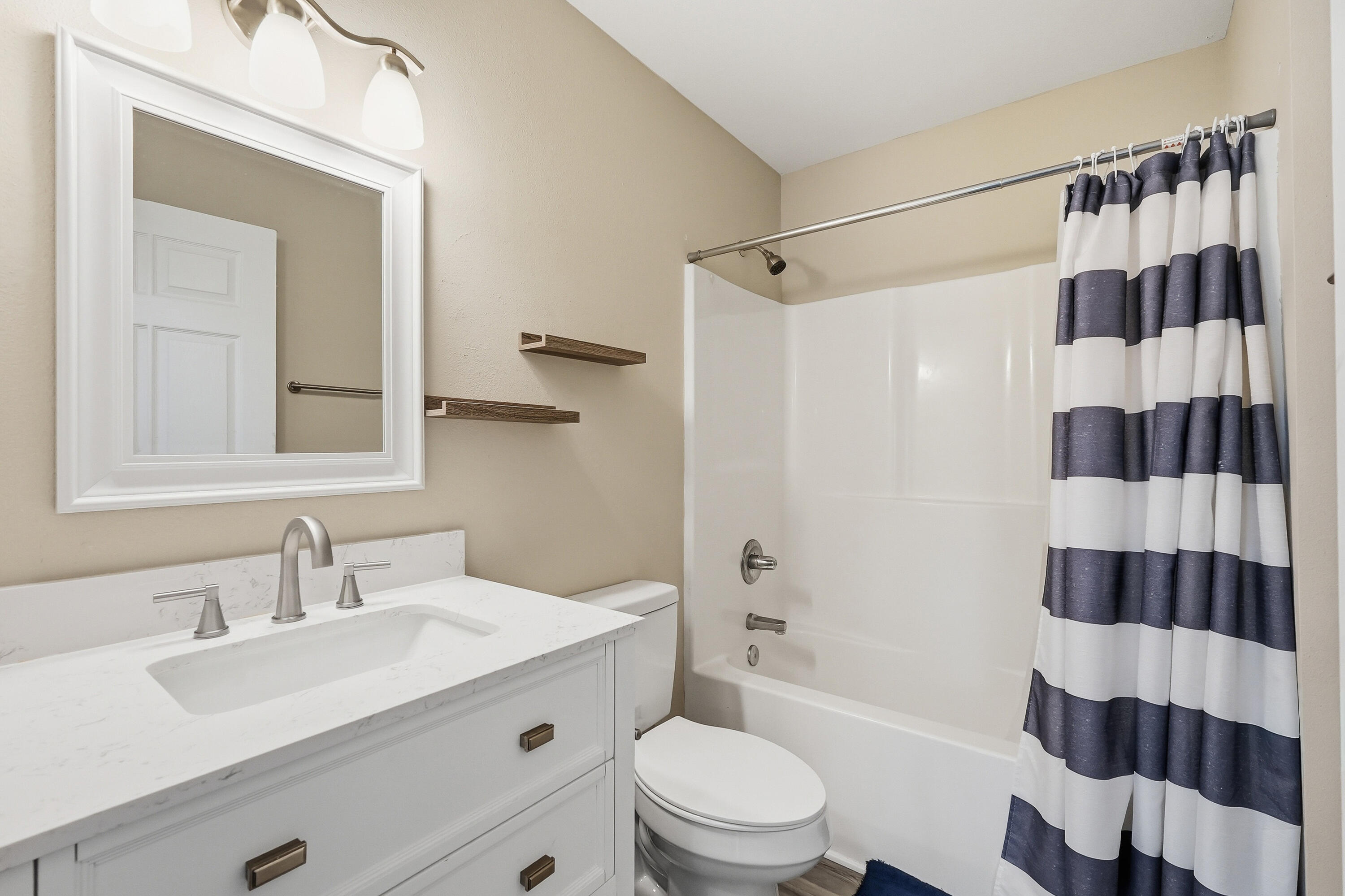 OAKWOOD HILLS UNIT 1 - Residential Lease