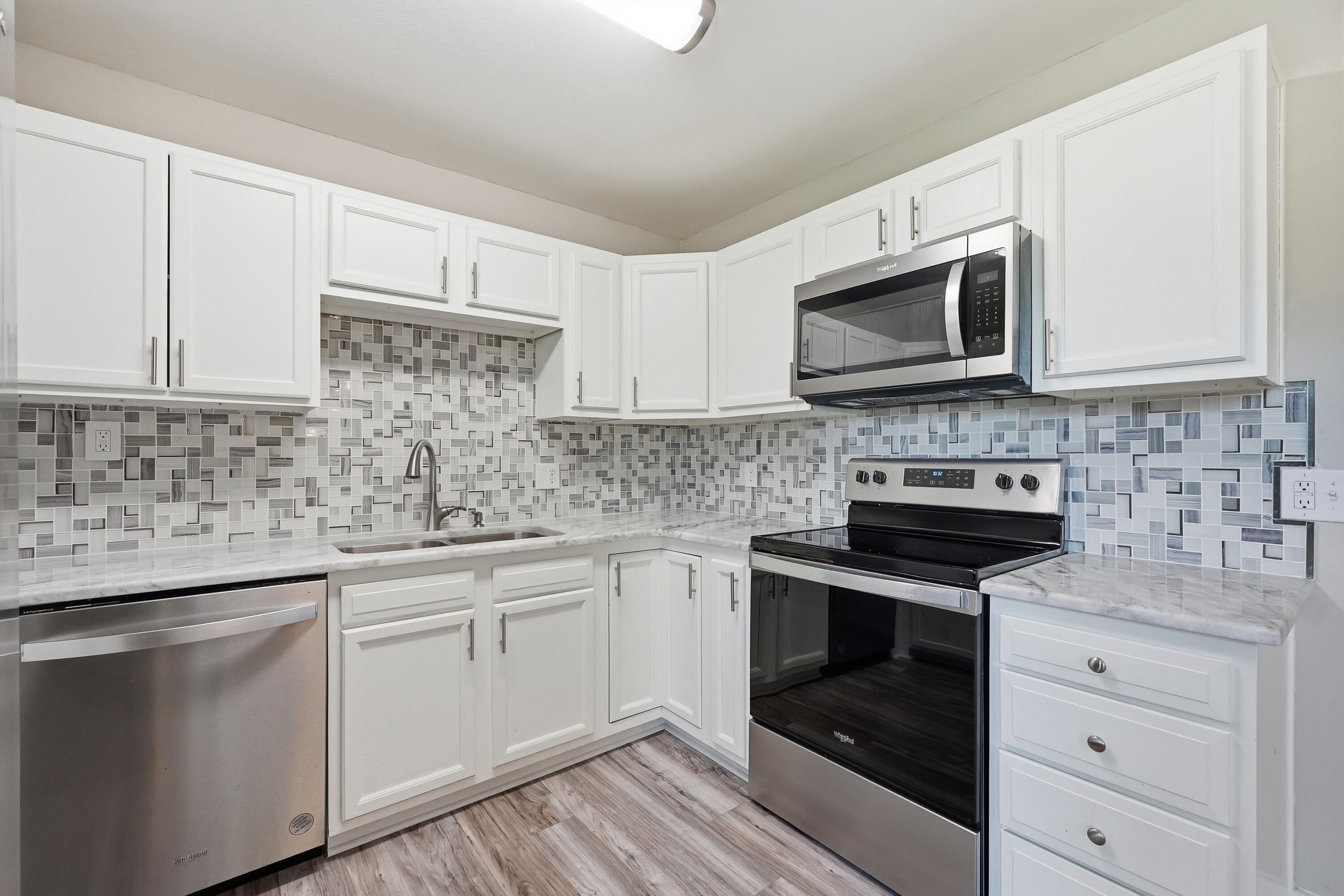 OAKWOOD HILLS UNIT 1 - Residential Lease