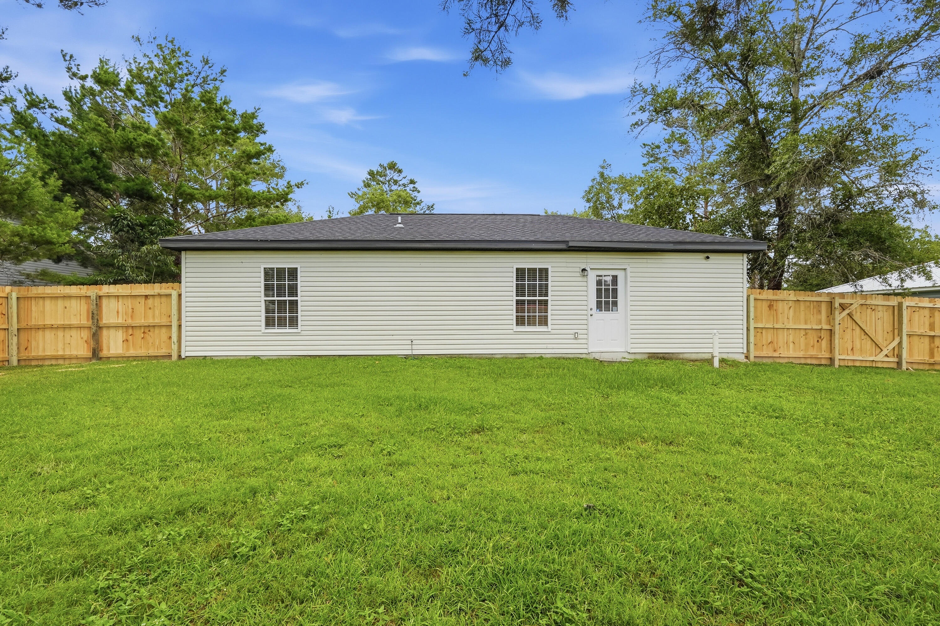 OAKWOOD HILLS UNIT 1 - Residential Lease