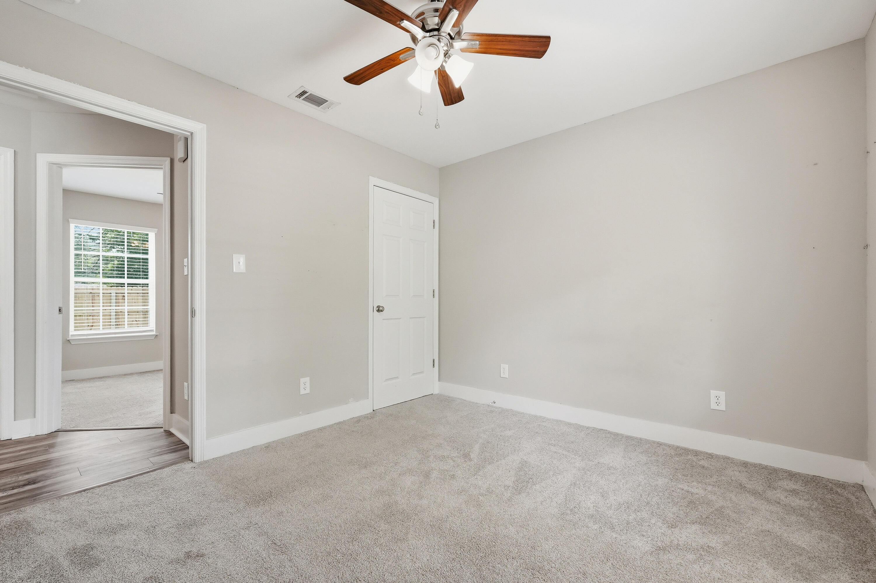 OAKWOOD HILLS UNIT 1 - Residential Lease
