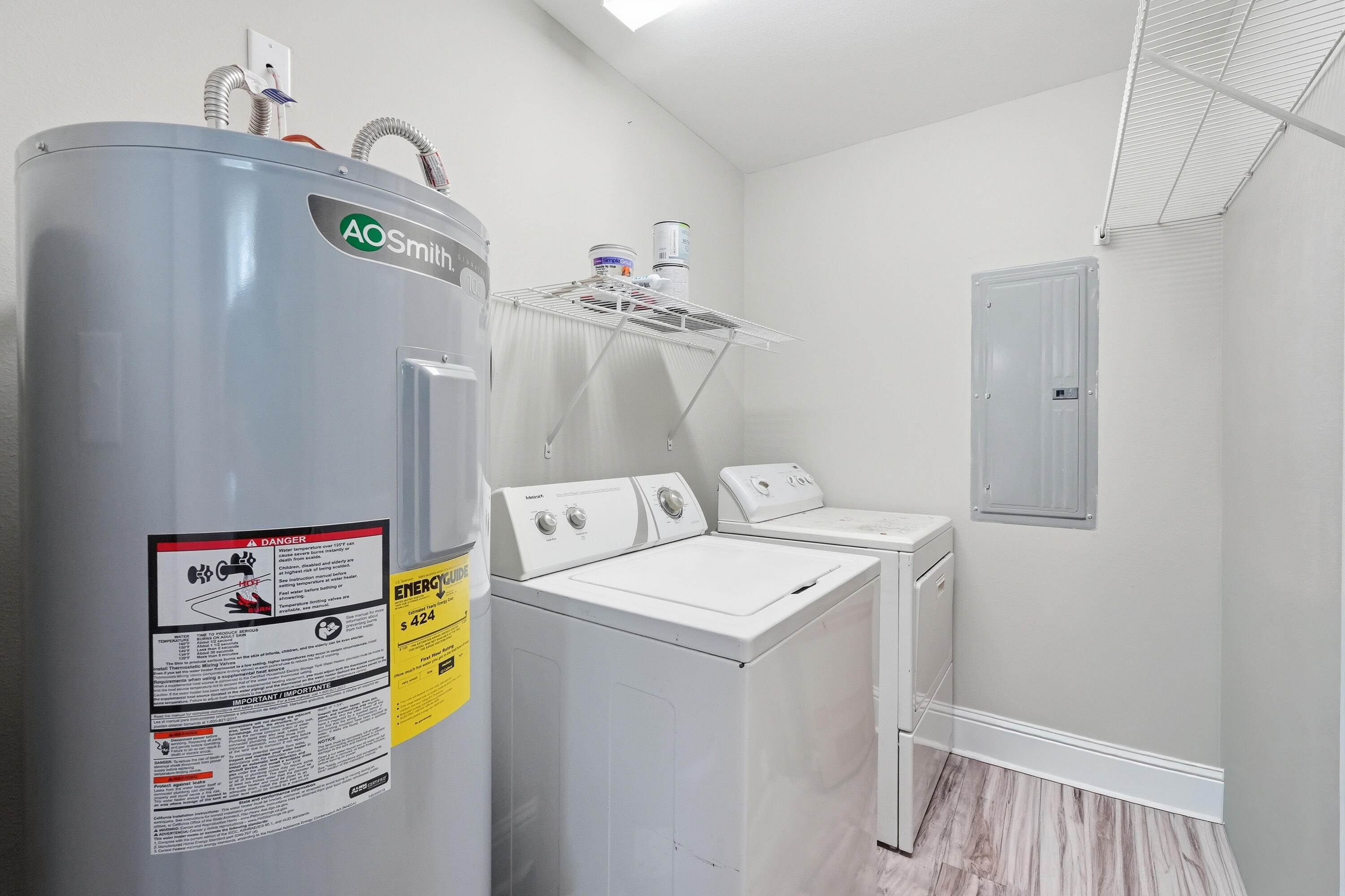 OAKWOOD HILLS UNIT 1 - Residential Lease
