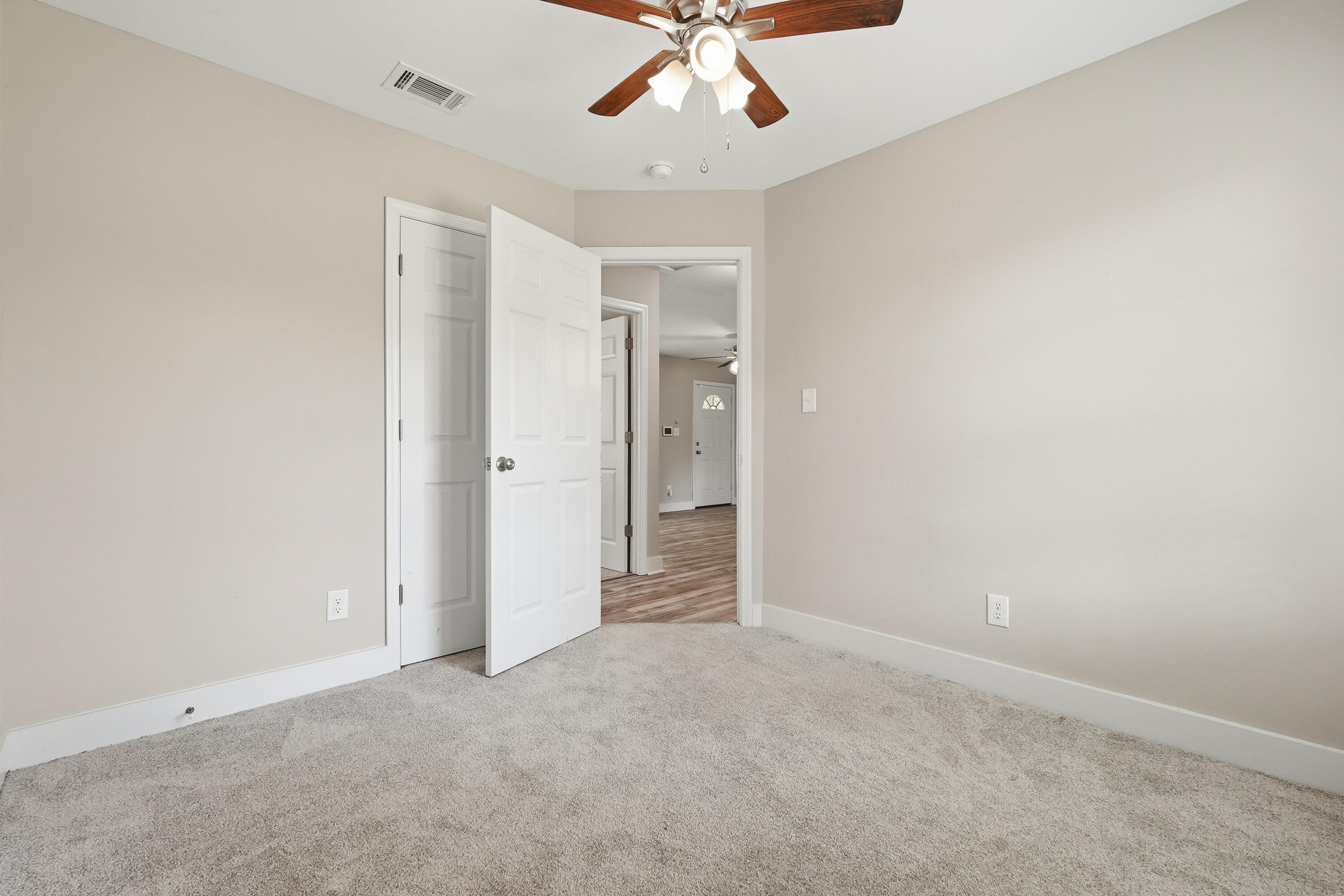 OAKWOOD HILLS UNIT 1 - Residential Lease