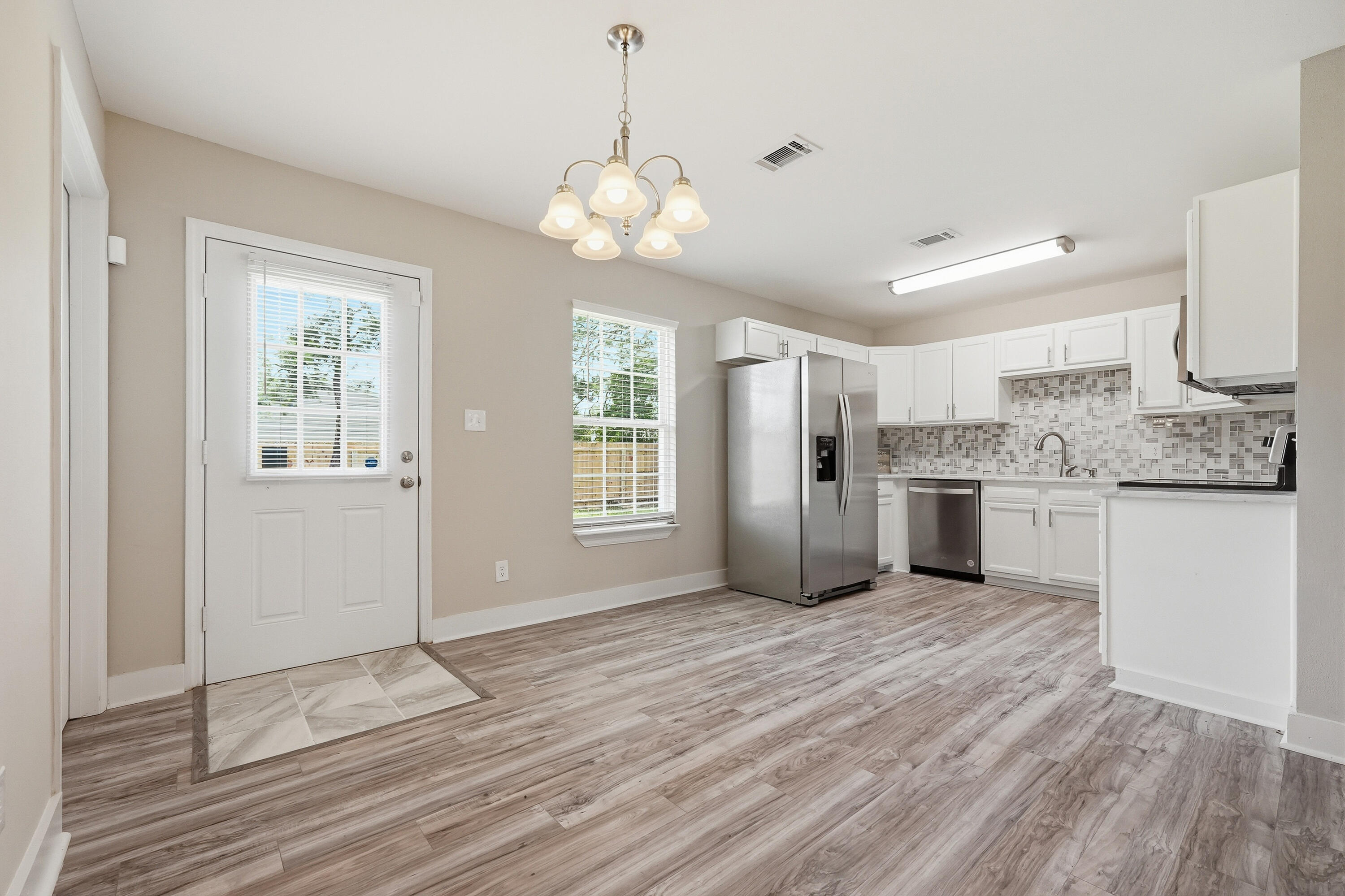 OAKWOOD HILLS UNIT 1 - Residential Lease