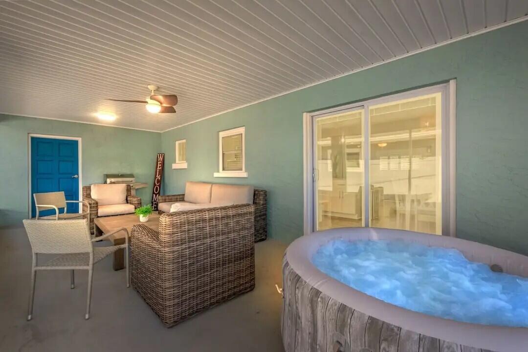 RIVIERA BEACH - Residential