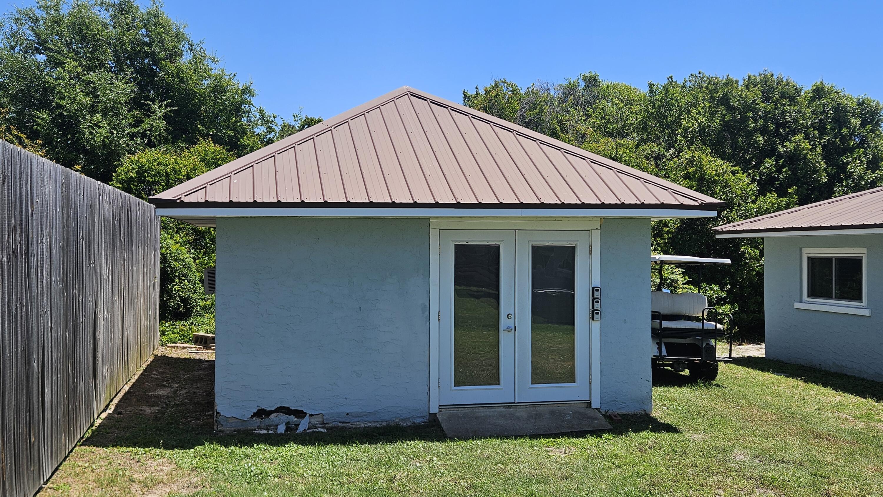RIVIERA BEACH - Residential