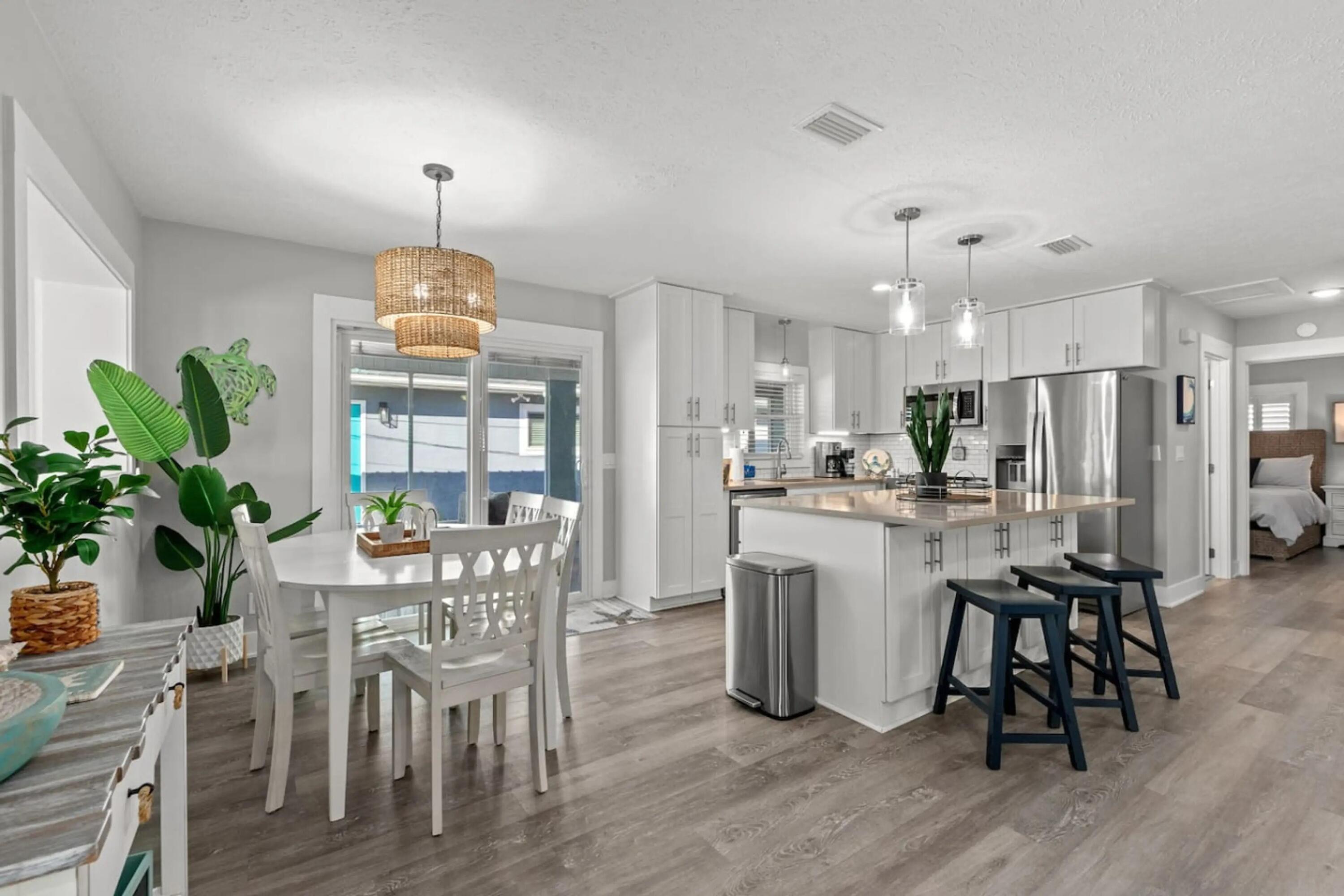 RIVIERA BEACH - Residential