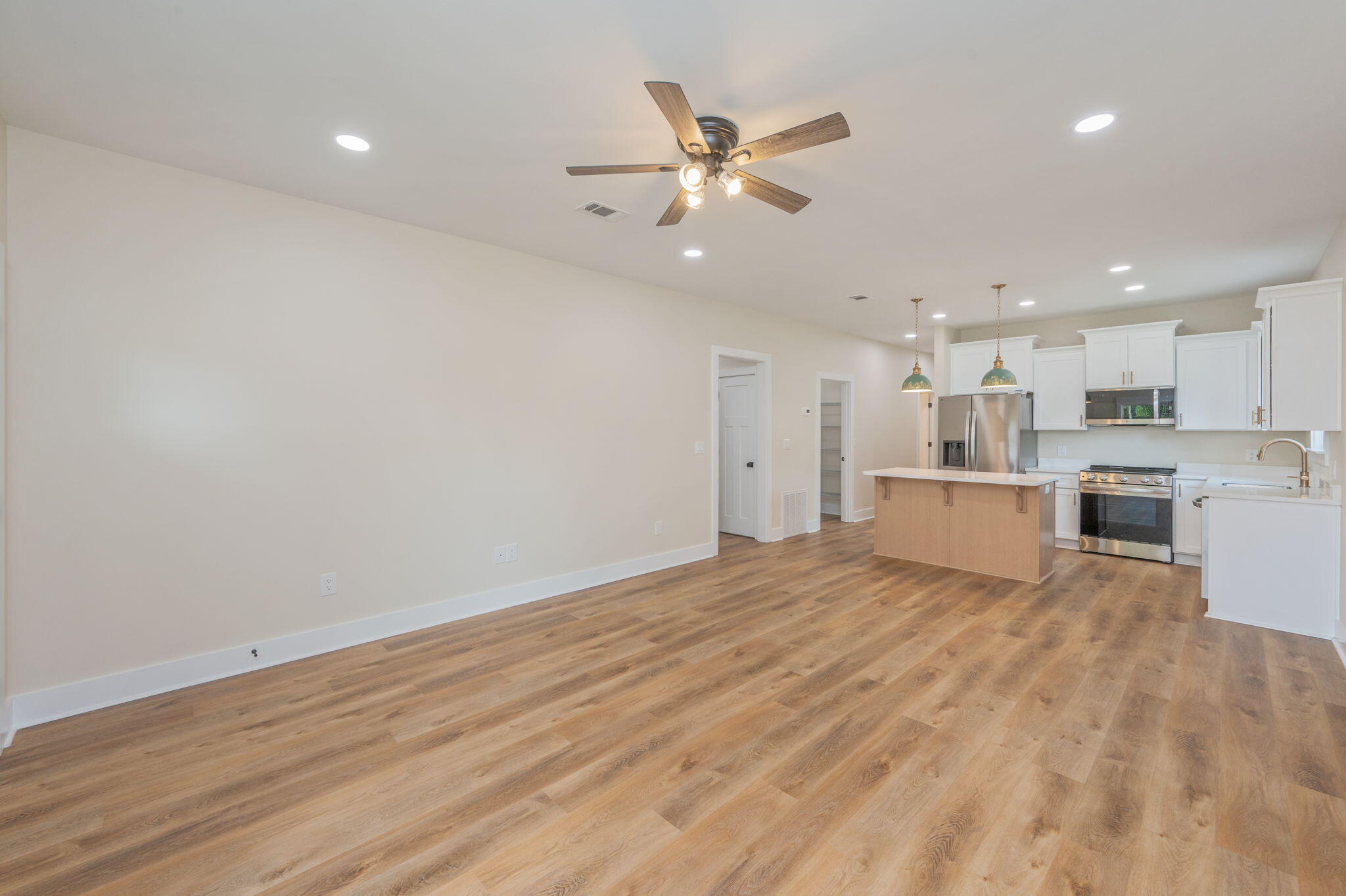 RE S/D BLK 18 OAKDALE M/F - Residential