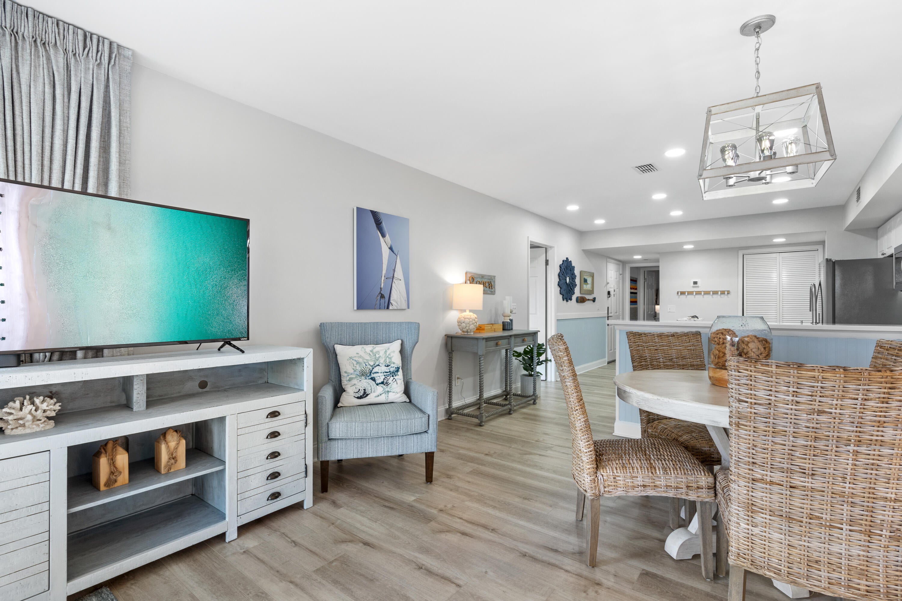 HARBOUR POINTE CONDO - Residential Lease