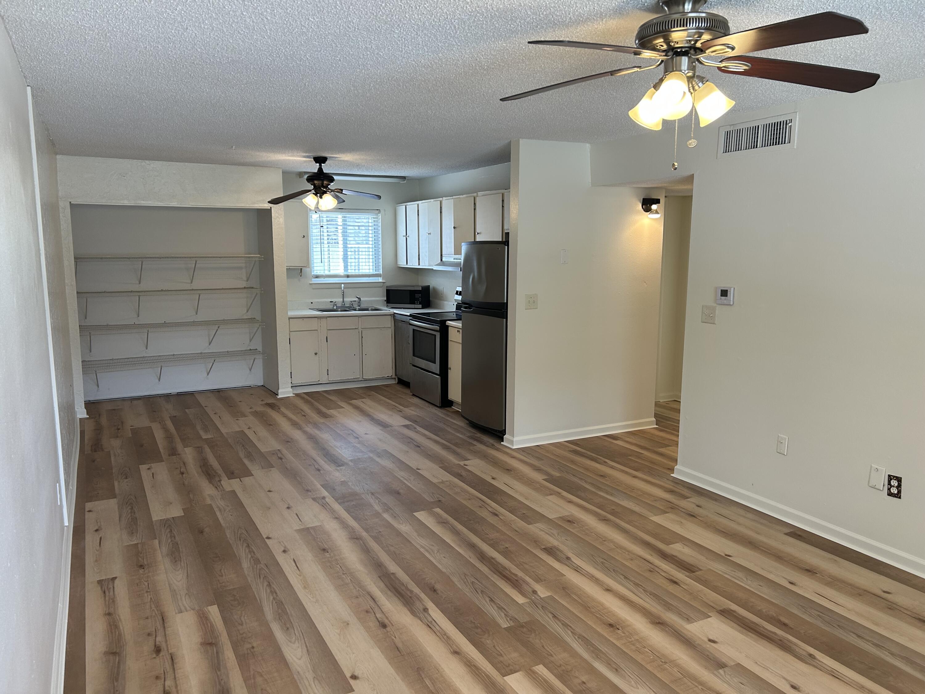 First floor, two bedroom condo in Niceville. New HVAC unit in 2025. New flooring, new paint.  Easy access to NWF State college, Eglin, shopping, etc. HOA dues include water, sewer, trash, pool, and building insurance policy.
