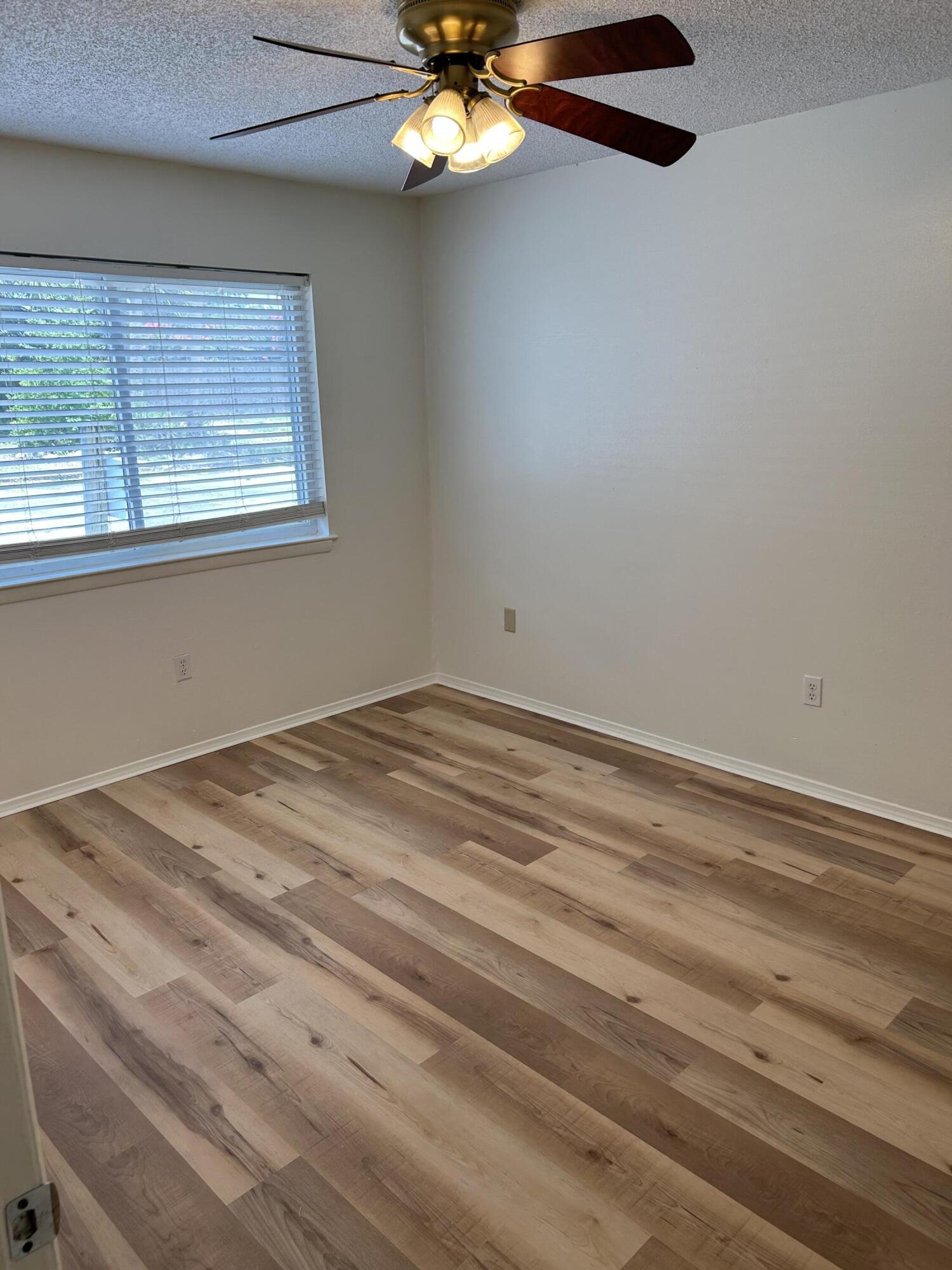 COLLEGE PARK CONDO - Residential