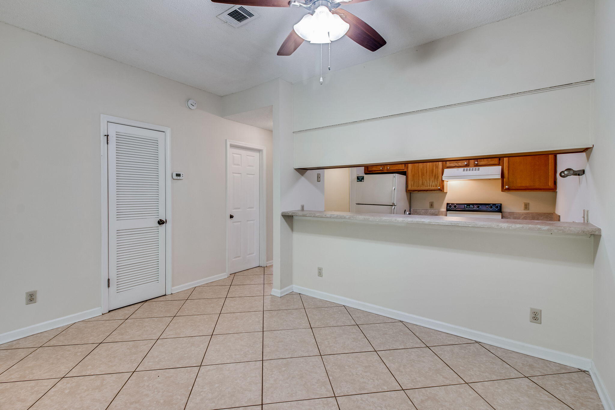 POINTE OF VIEW CONDO - Residential Lease