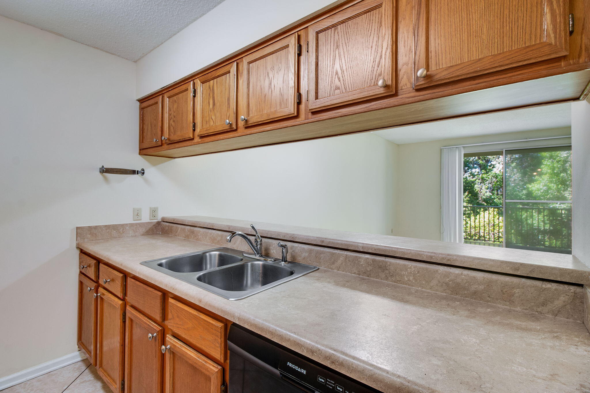 POINTE OF VIEW CONDO - Residential Lease