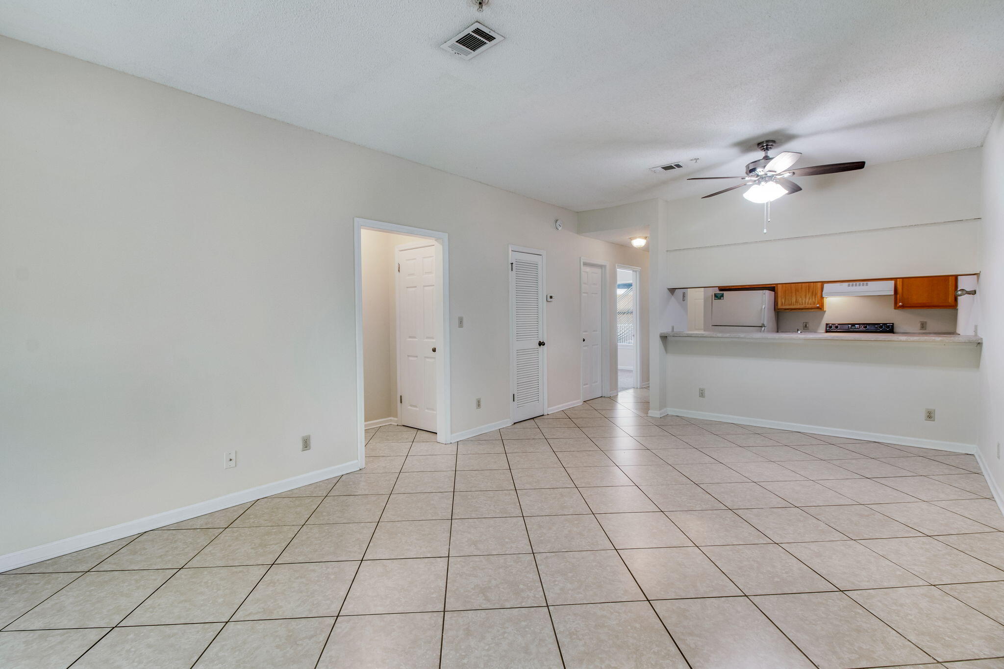 POINTE OF VIEW CONDO - Residential Lease