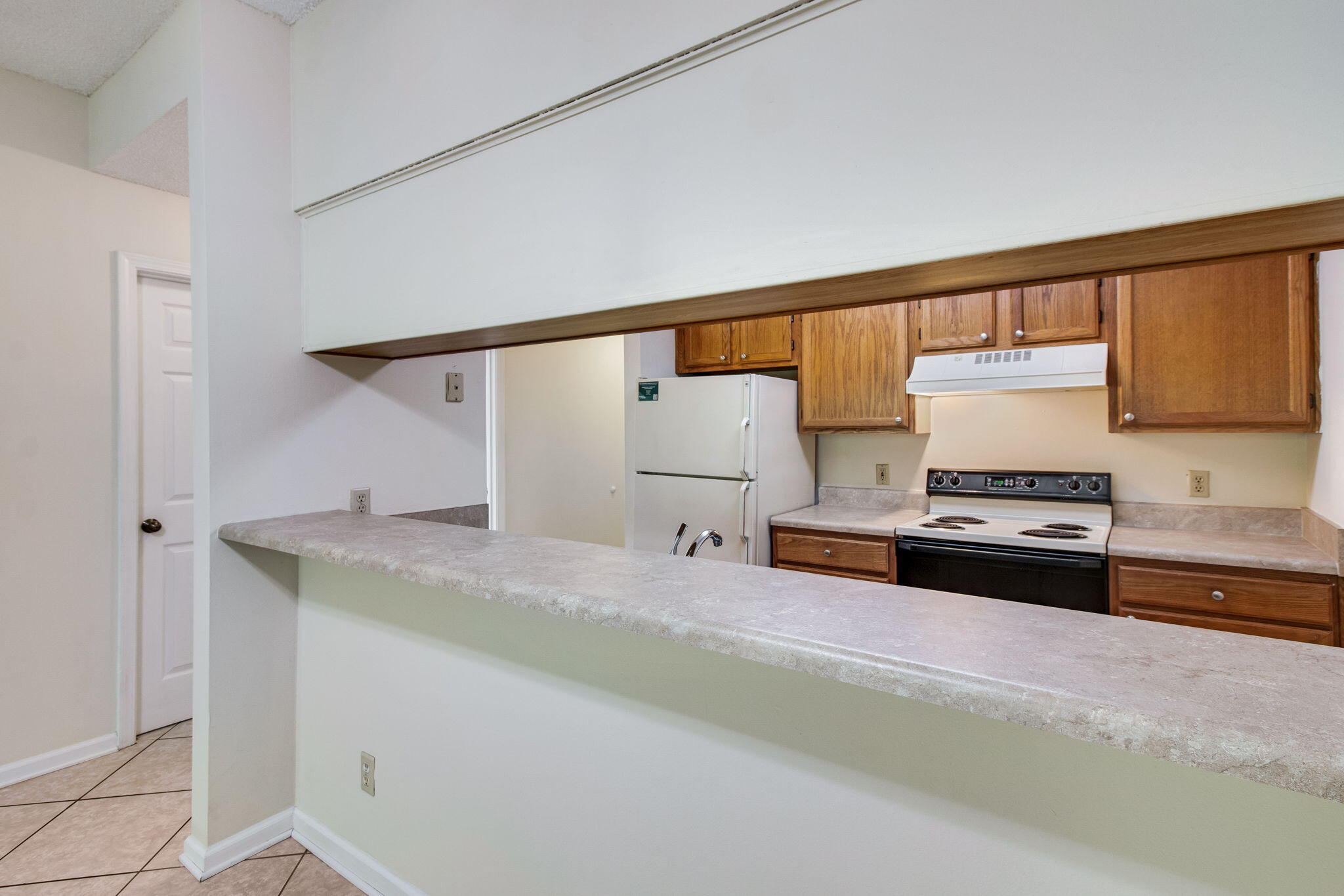 POINTE OF VIEW CONDO - Residential Lease