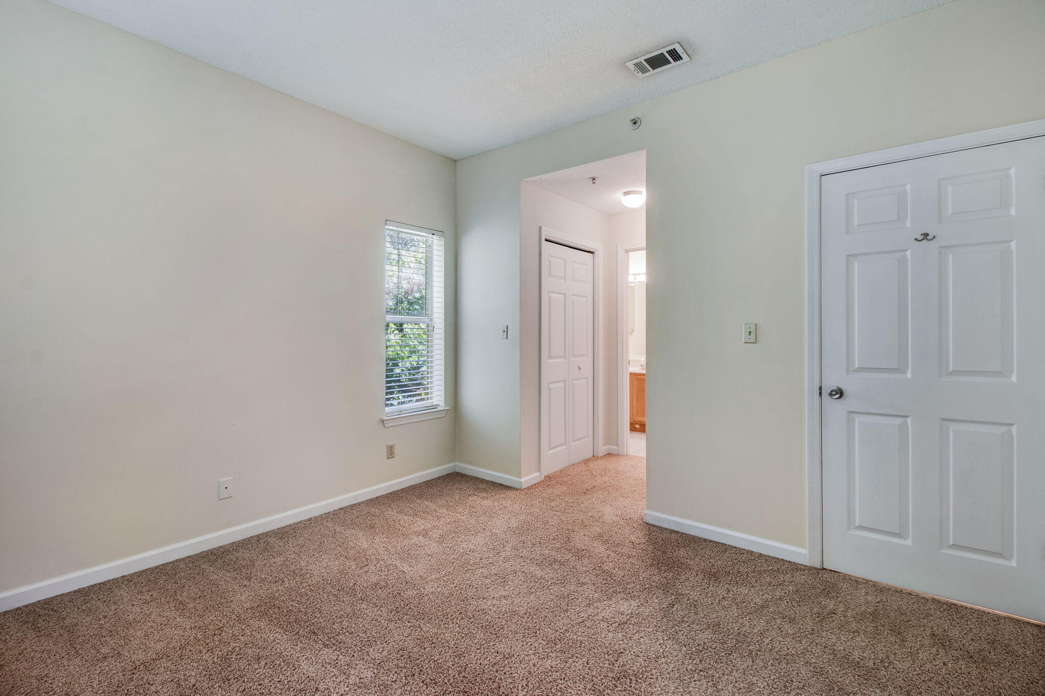 POINTE OF VIEW CONDO - Residential Lease