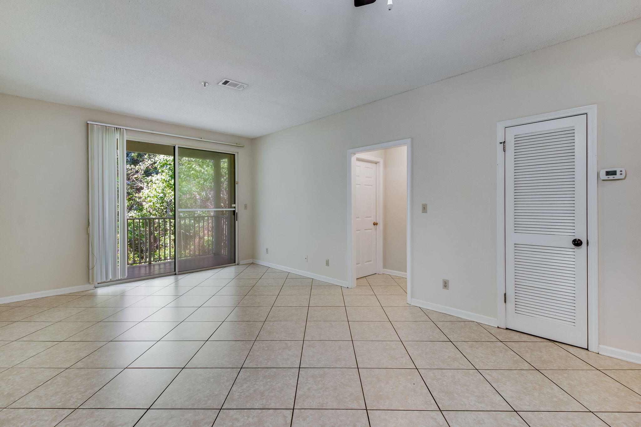POINTE OF VIEW CONDO - Residential Lease