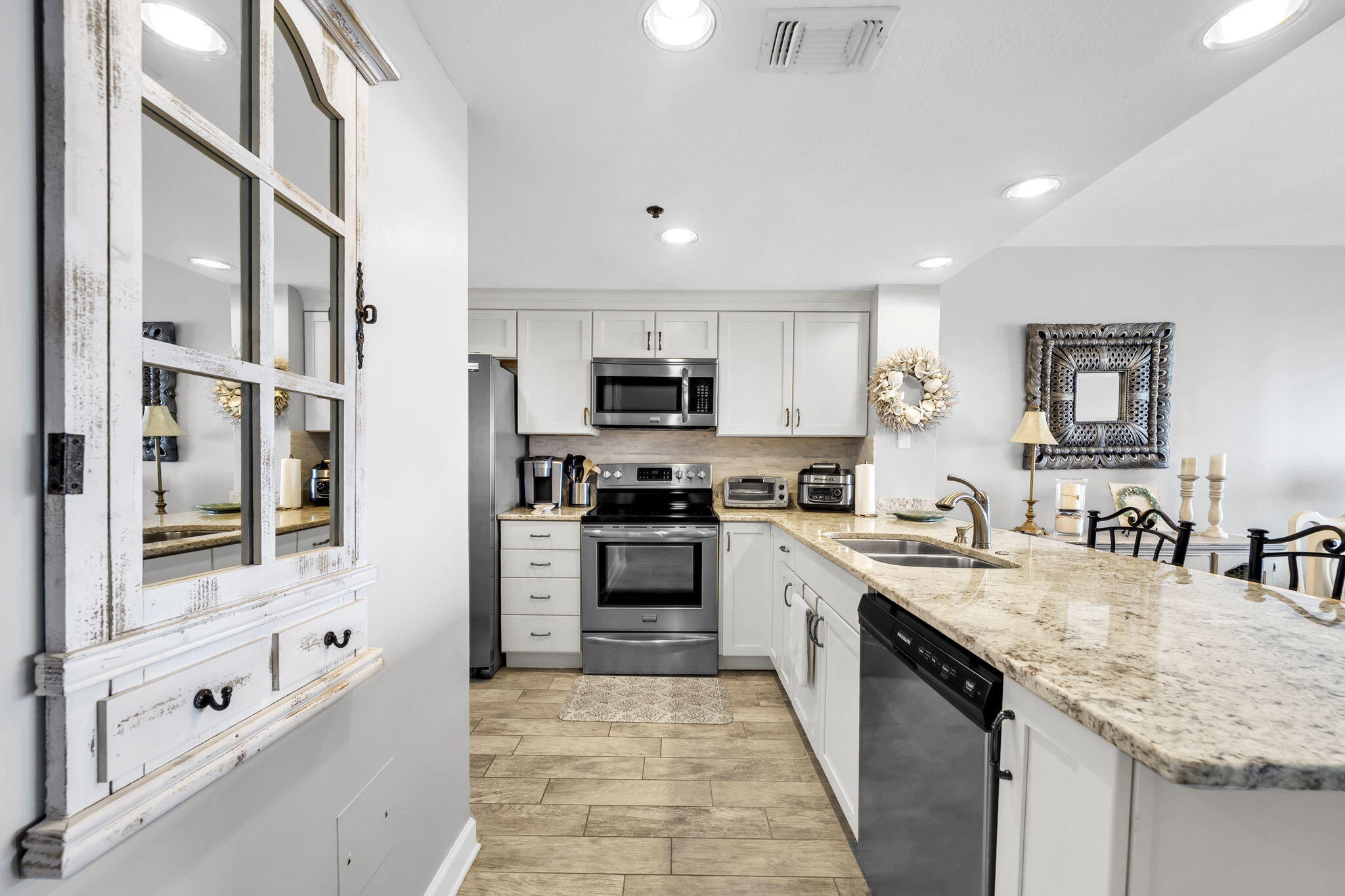 STERLING SHORES - Residential