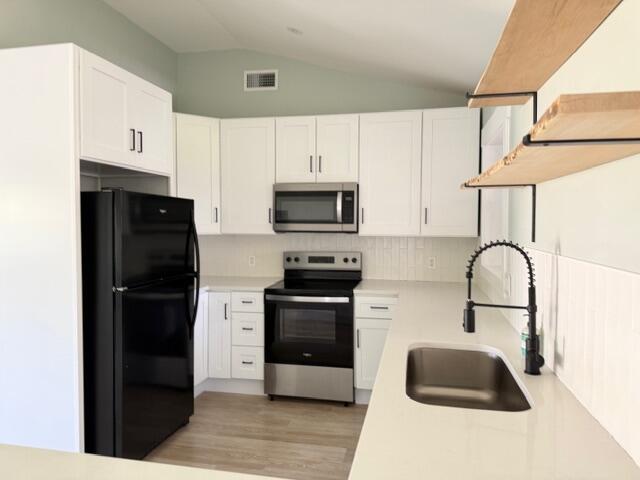 EAST HILL - Residential Lease