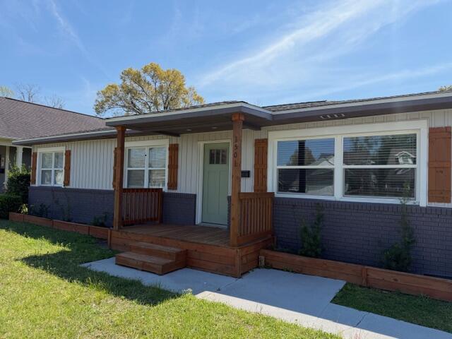 Completely Renovated Home Situated on a Large Corner Lot in East Hill. 4BR/2Ba with a huge Bonus Room which could be used as a 5th BR or Office. Nice mudroom as you enter the back door. Over Sized Two Car Garage with extra workspace. Shed also in Backyard for additional Tools, Lawn Equipment. Don't miss the opportunity to live in this wonderful neighborhood with easy access to Hospitals, Cordova Mall and the Interstate