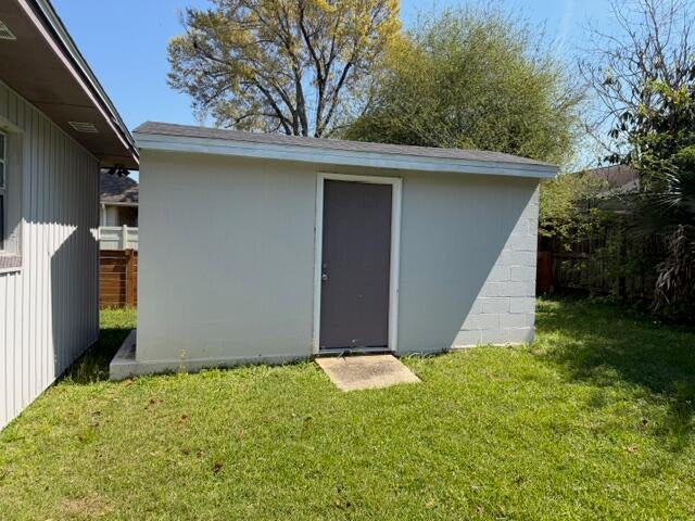EAST HILL - Residential Lease