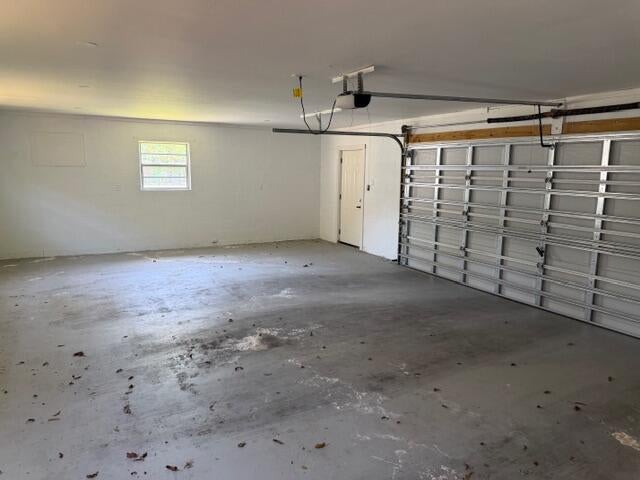 EAST HILL - Residential Lease