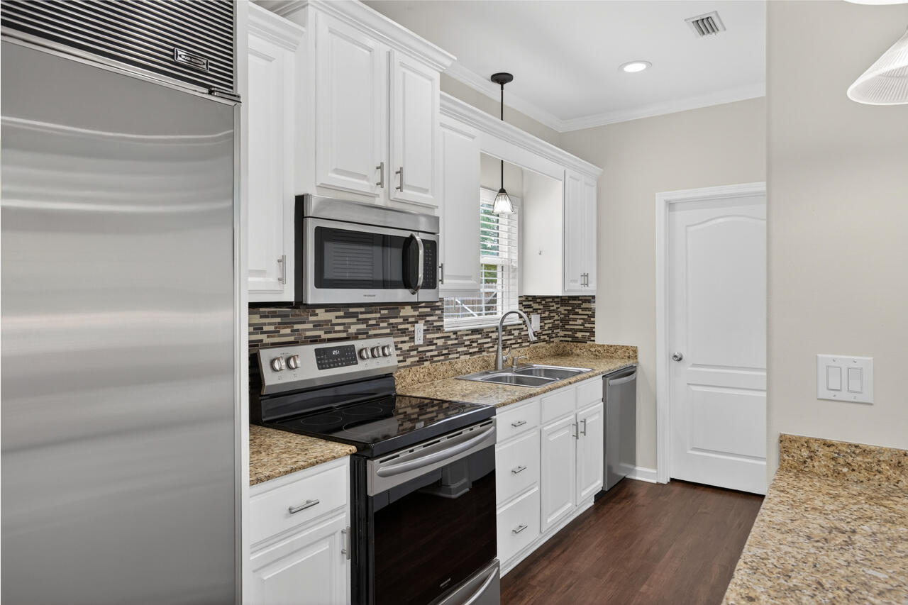 OAKWOOD HILLS UNIT 1 - Residential