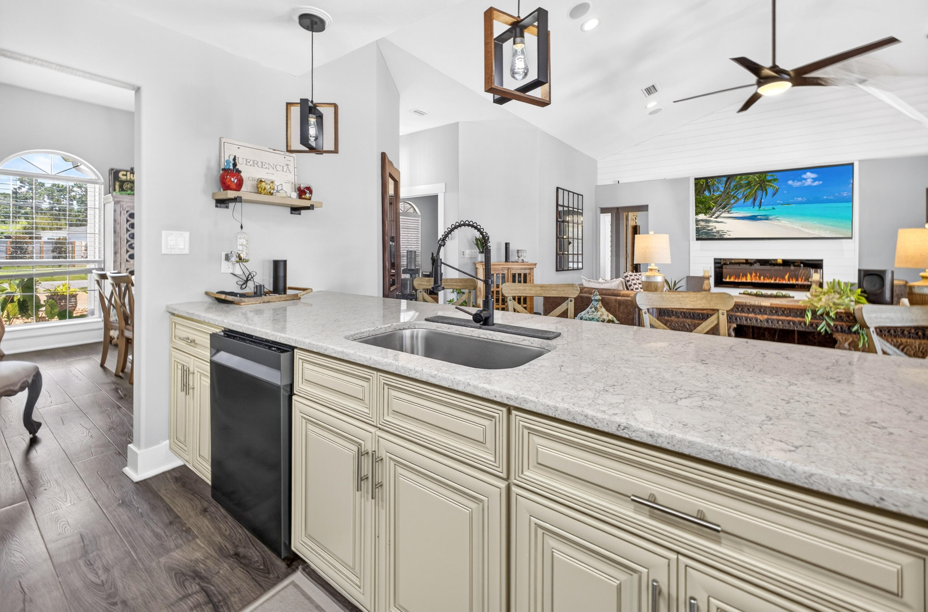 PELICAN BAY S/D - Residential