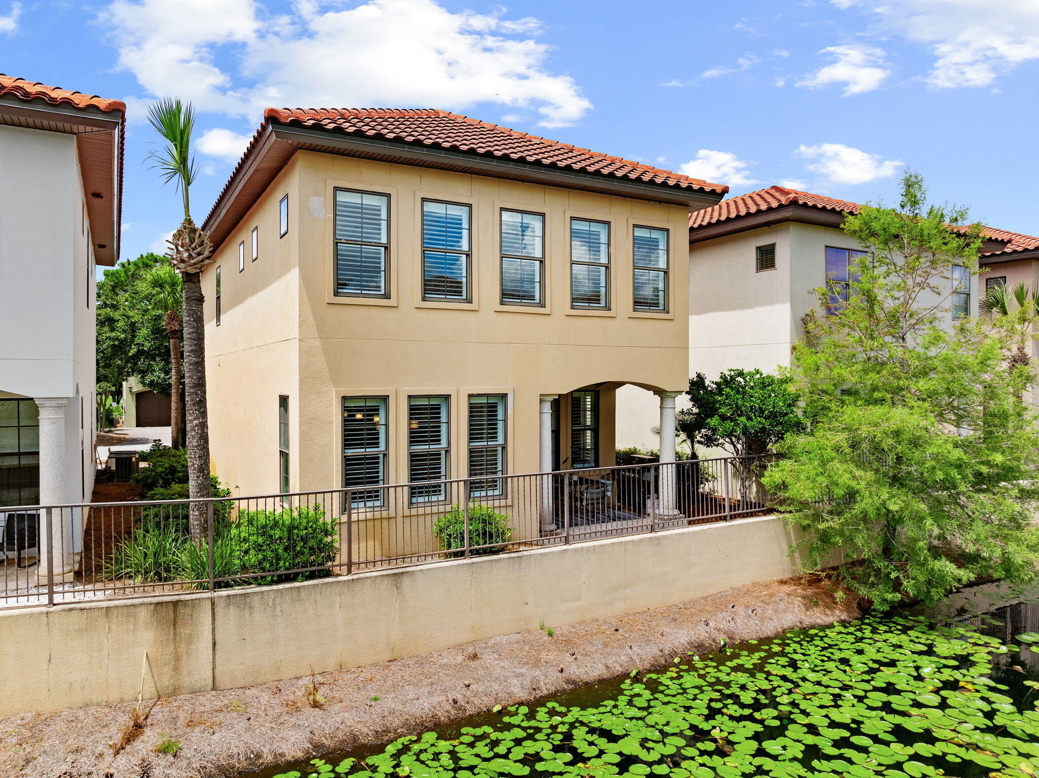 VILLA LAGO - Residential