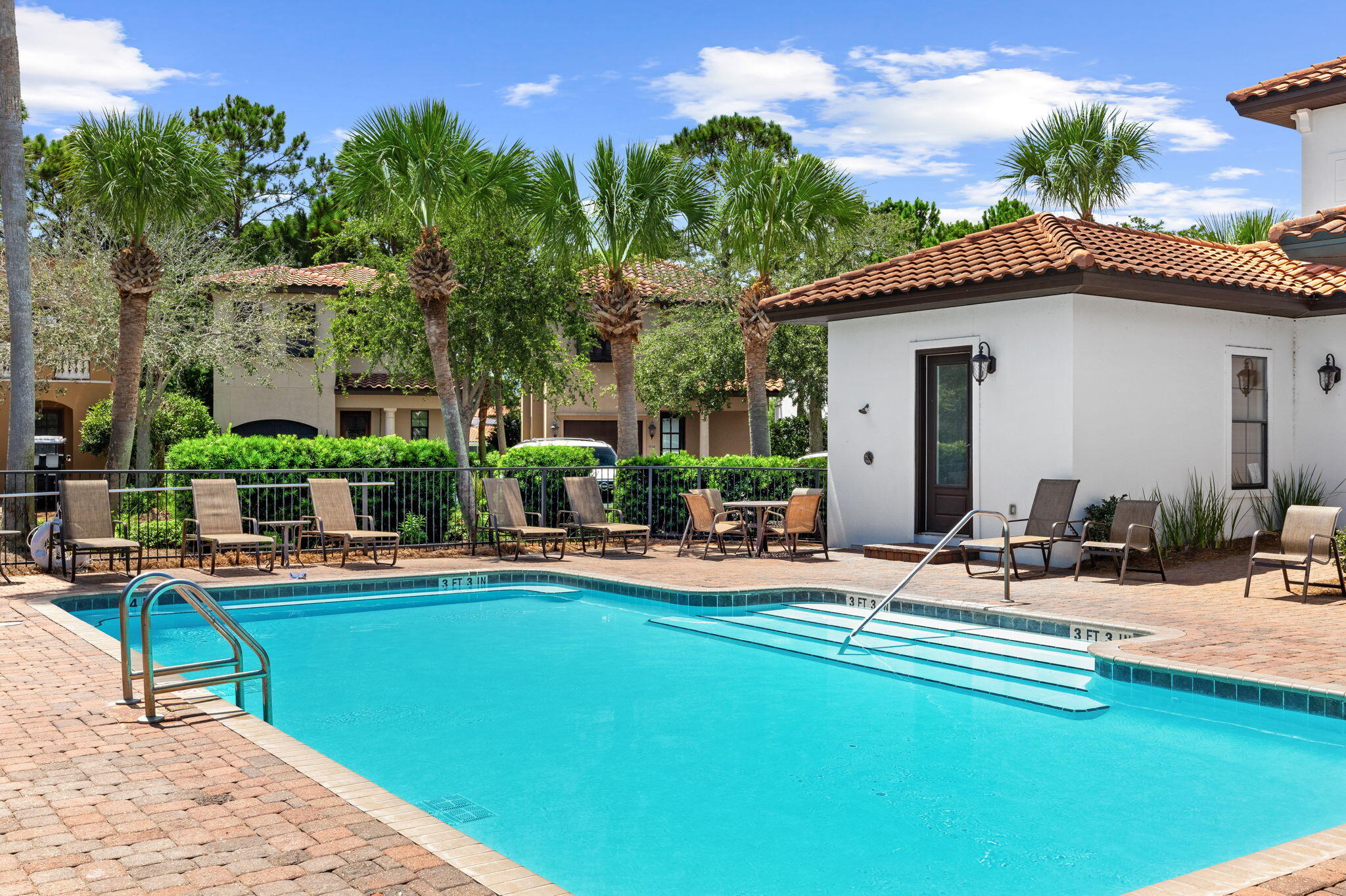 VILLA LAGO - Residential