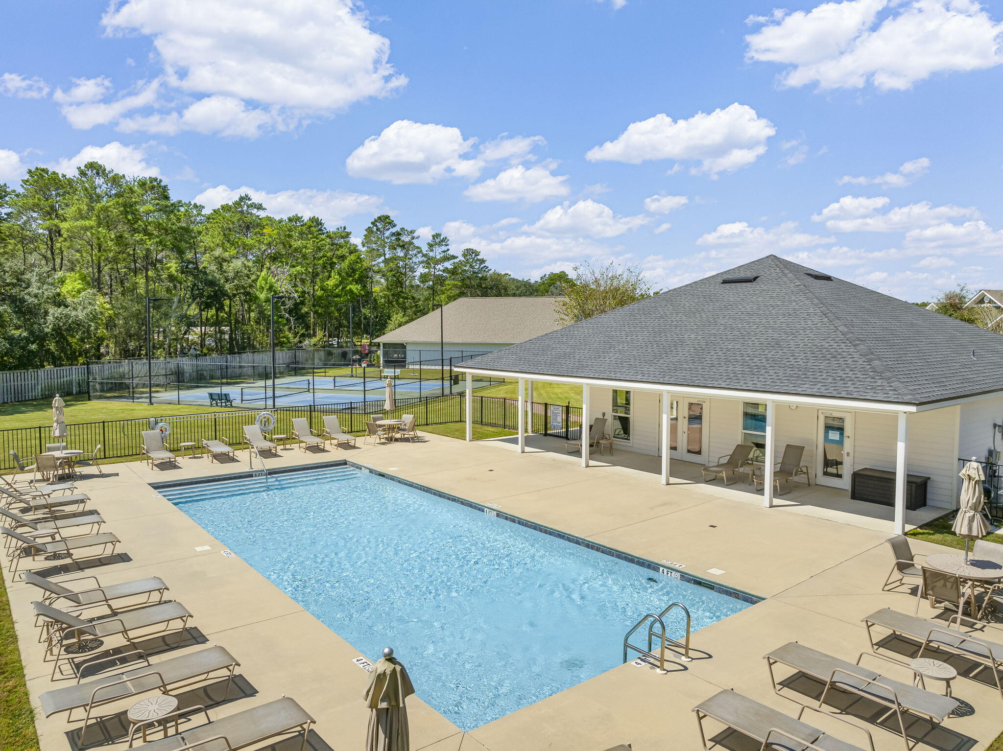 HAMMOCK BAY - Residential Lease