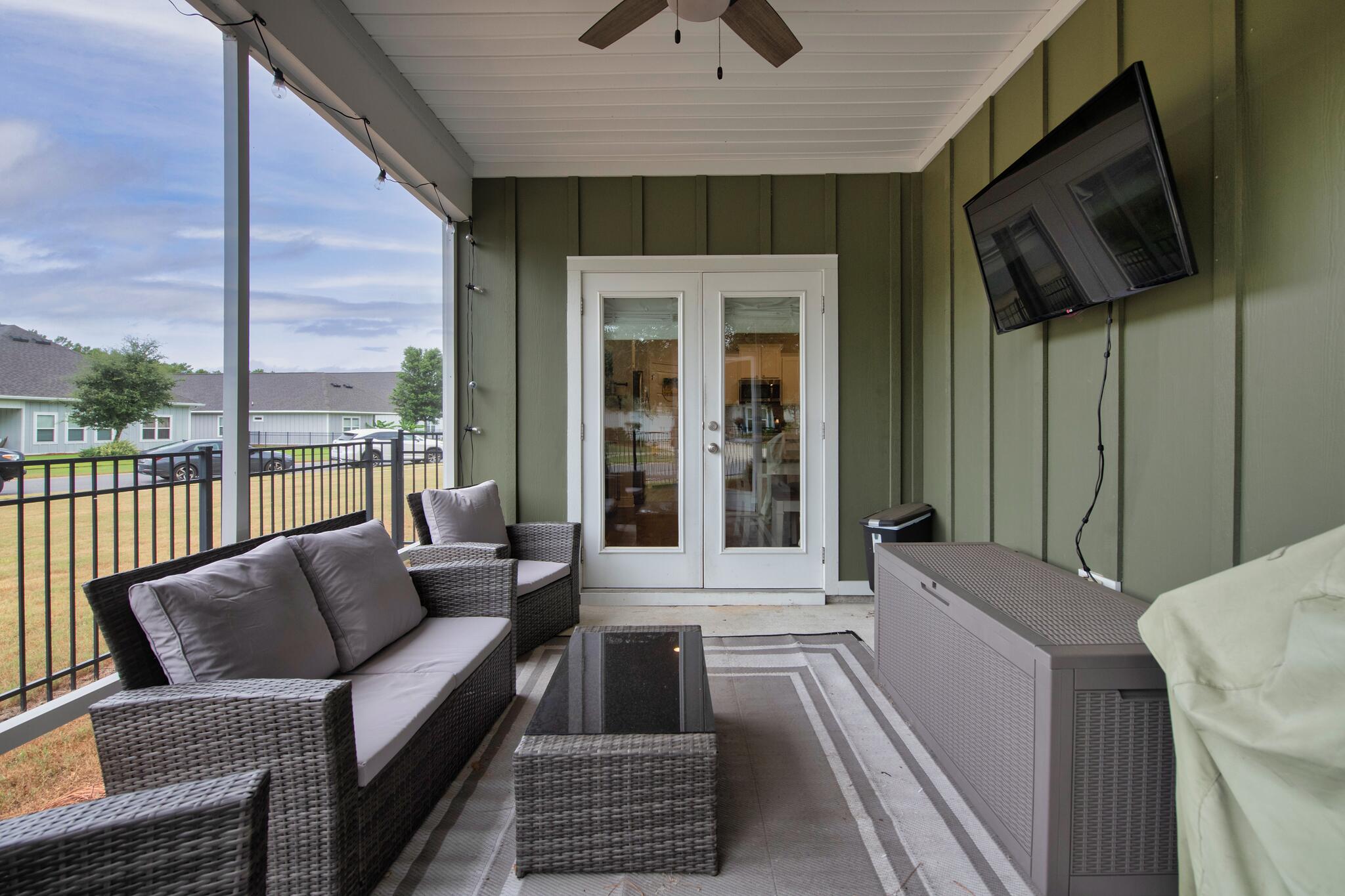 HAMMOCK BAY - Residential Lease