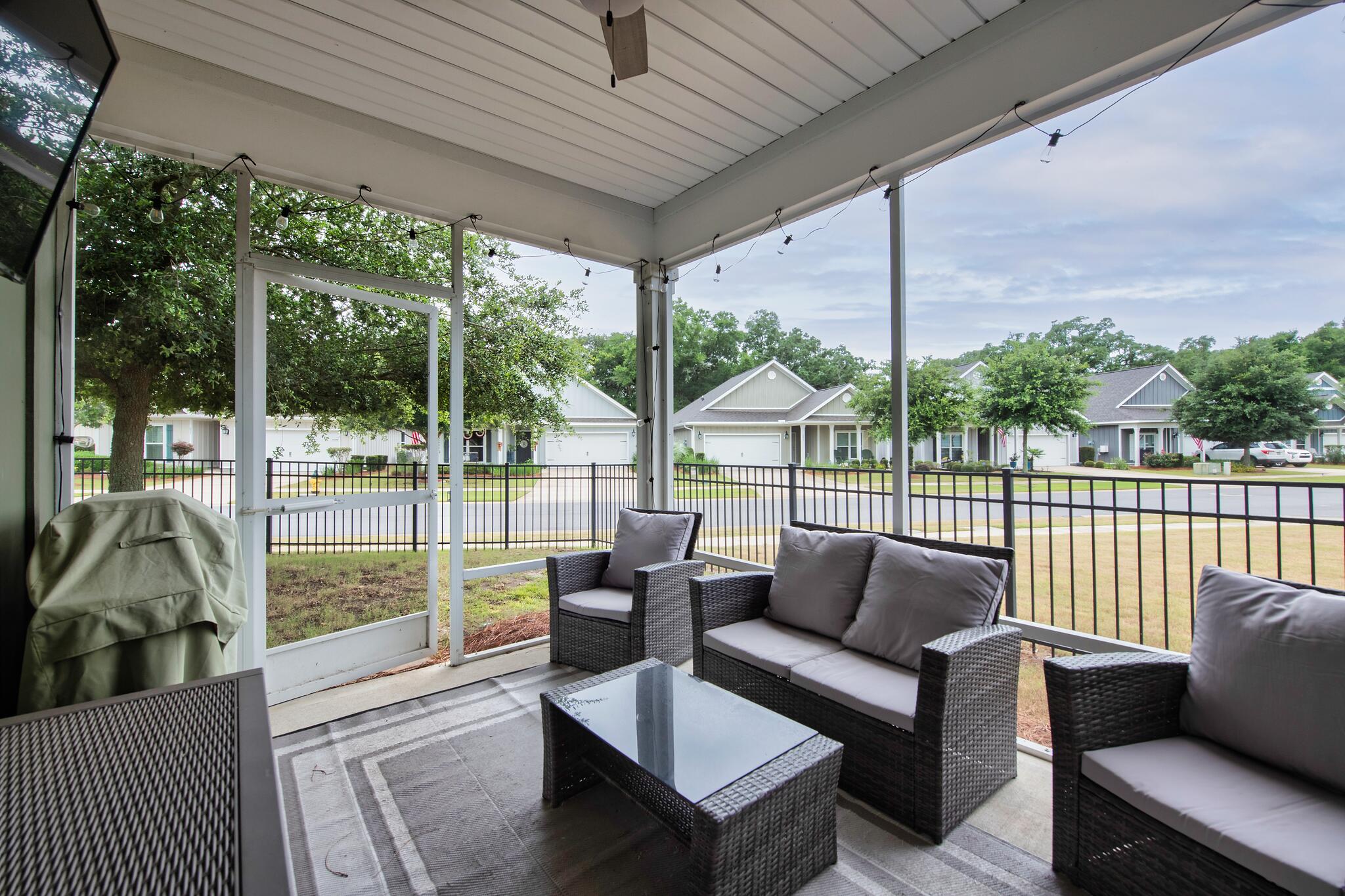 HAMMOCK BAY - Residential Lease
