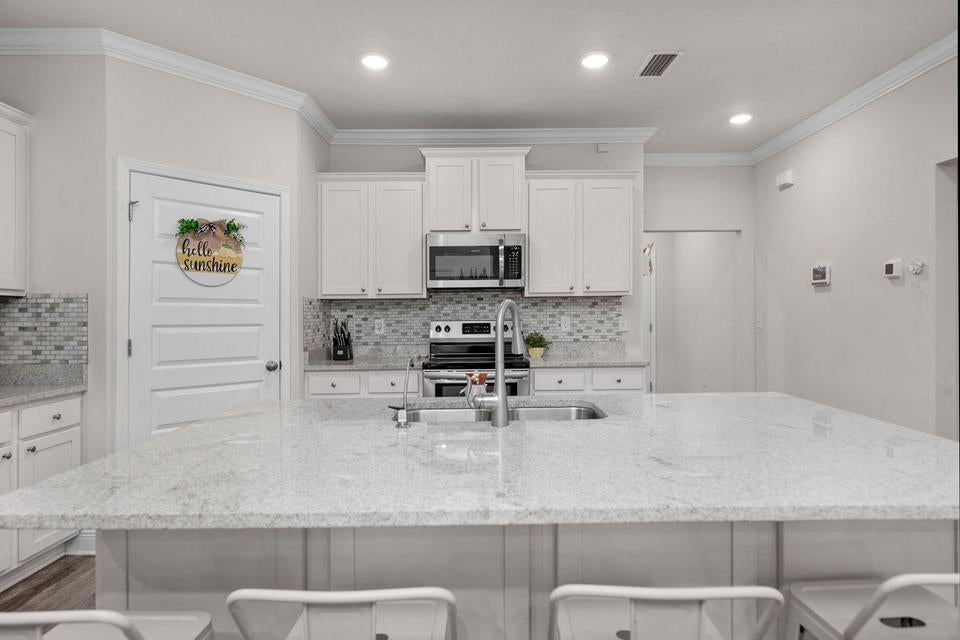 HAMMOCK BAY - Residential Lease