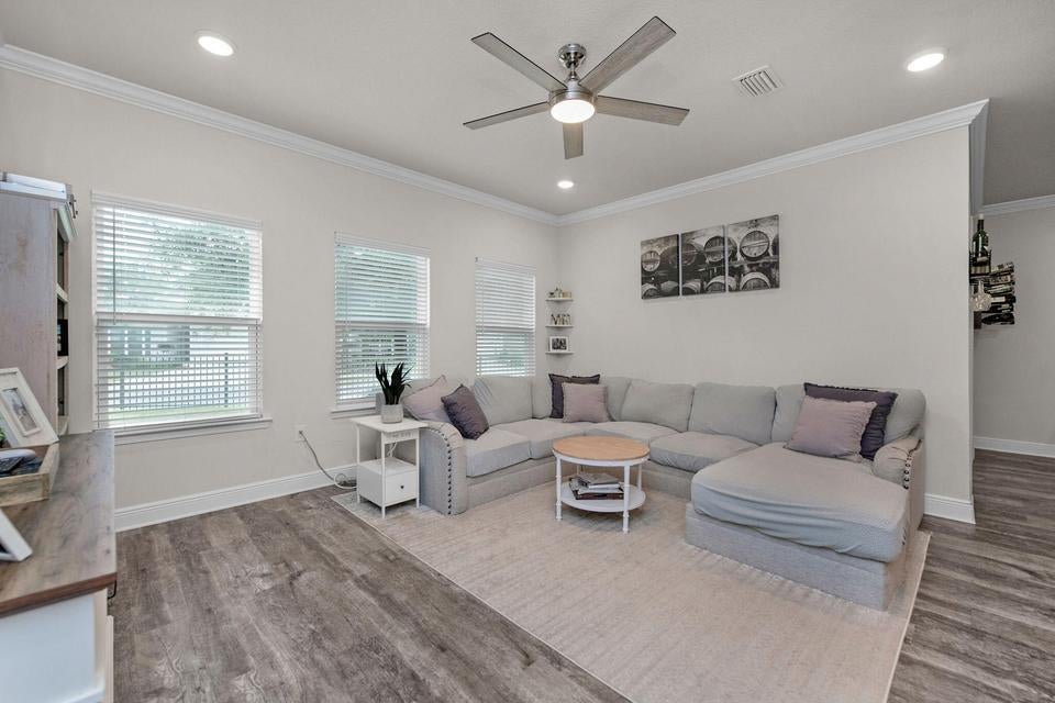HAMMOCK BAY - Residential Lease