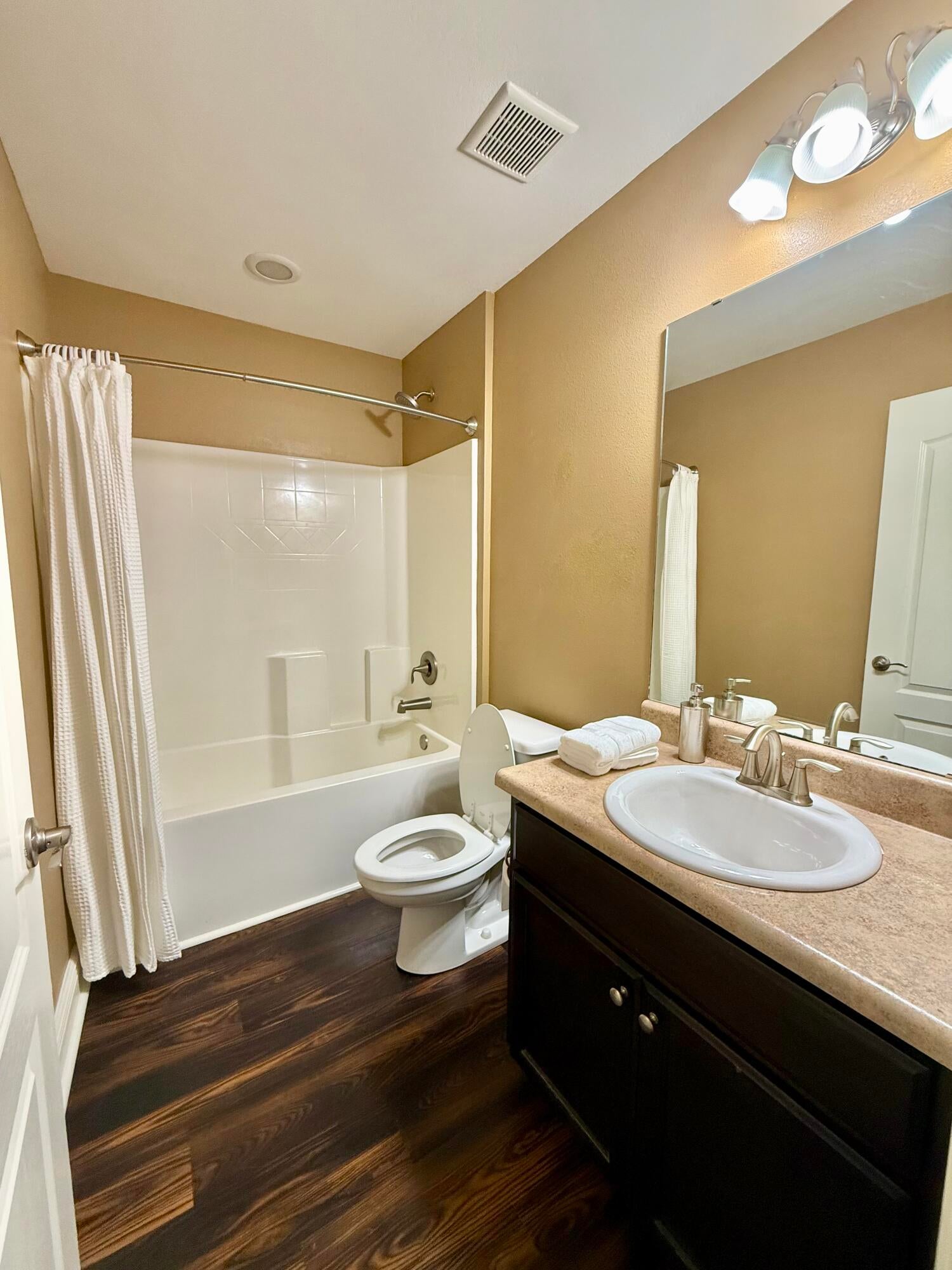 THOUSAND OAKS - Residential