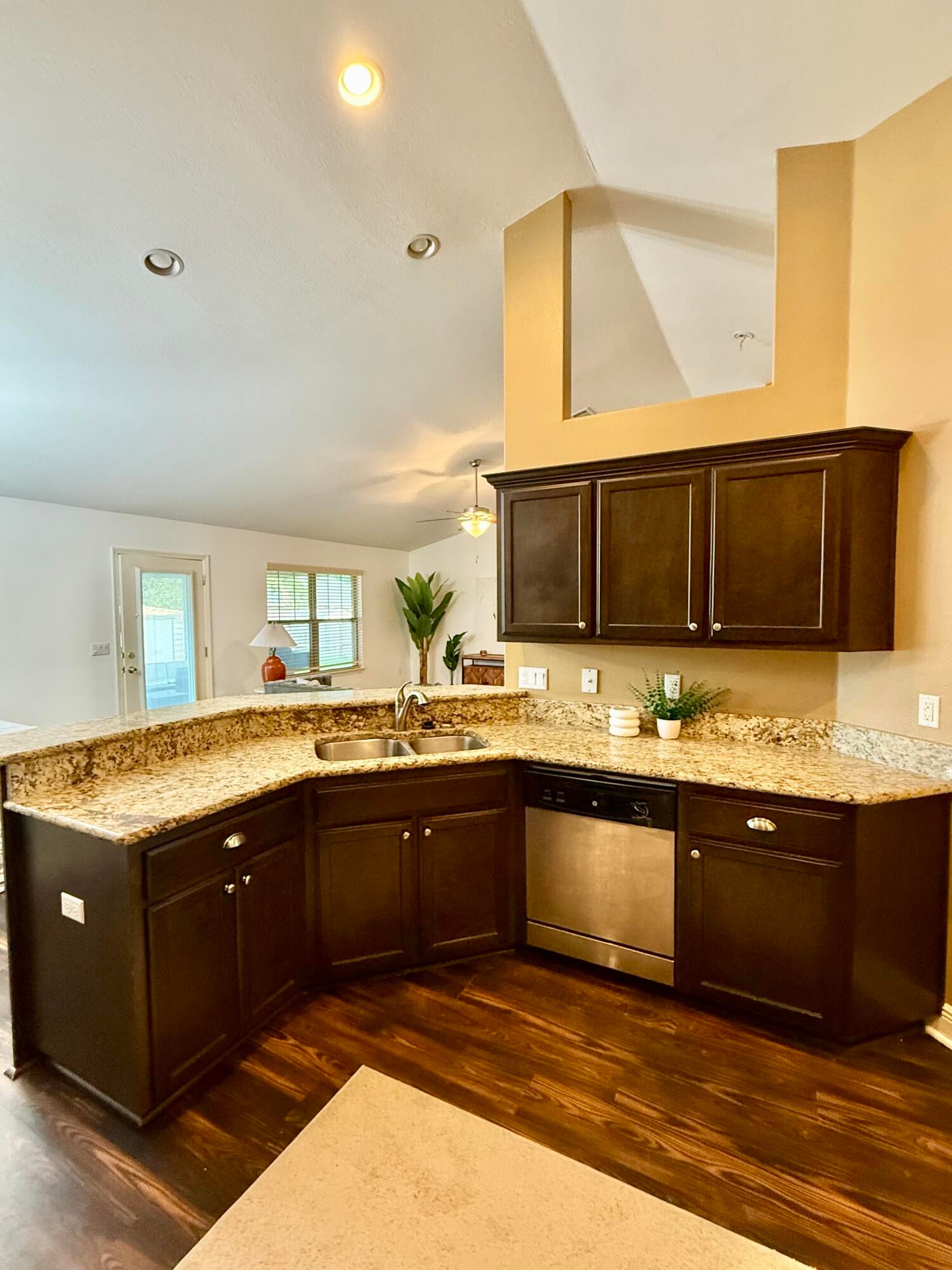 THOUSAND OAKS - Residential