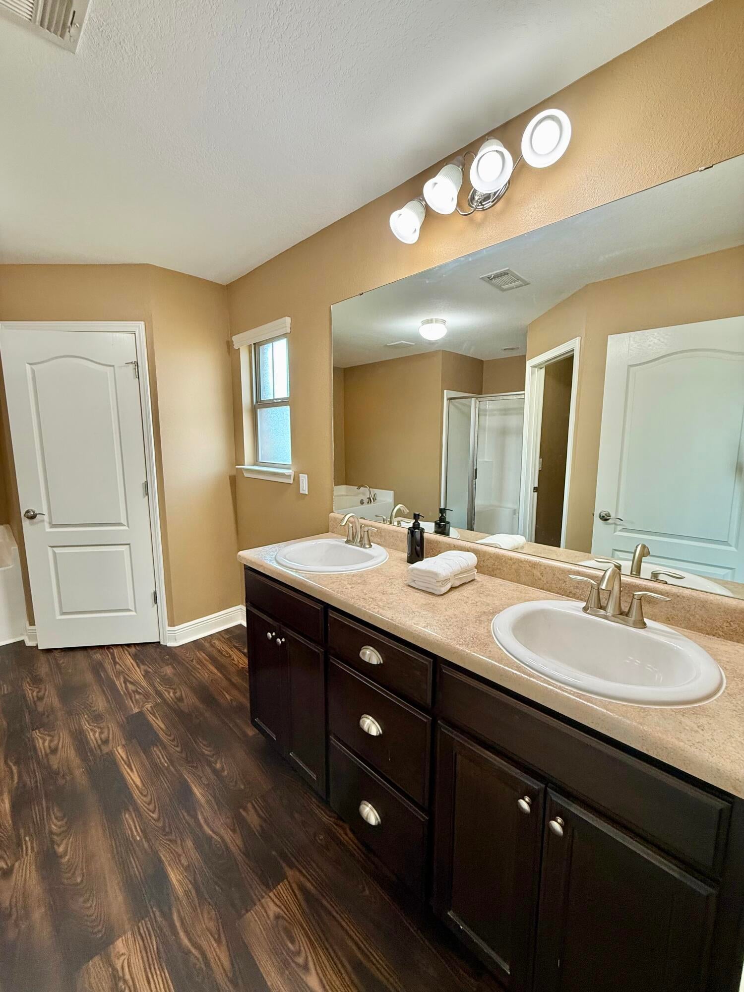 THOUSAND OAKS - Residential
