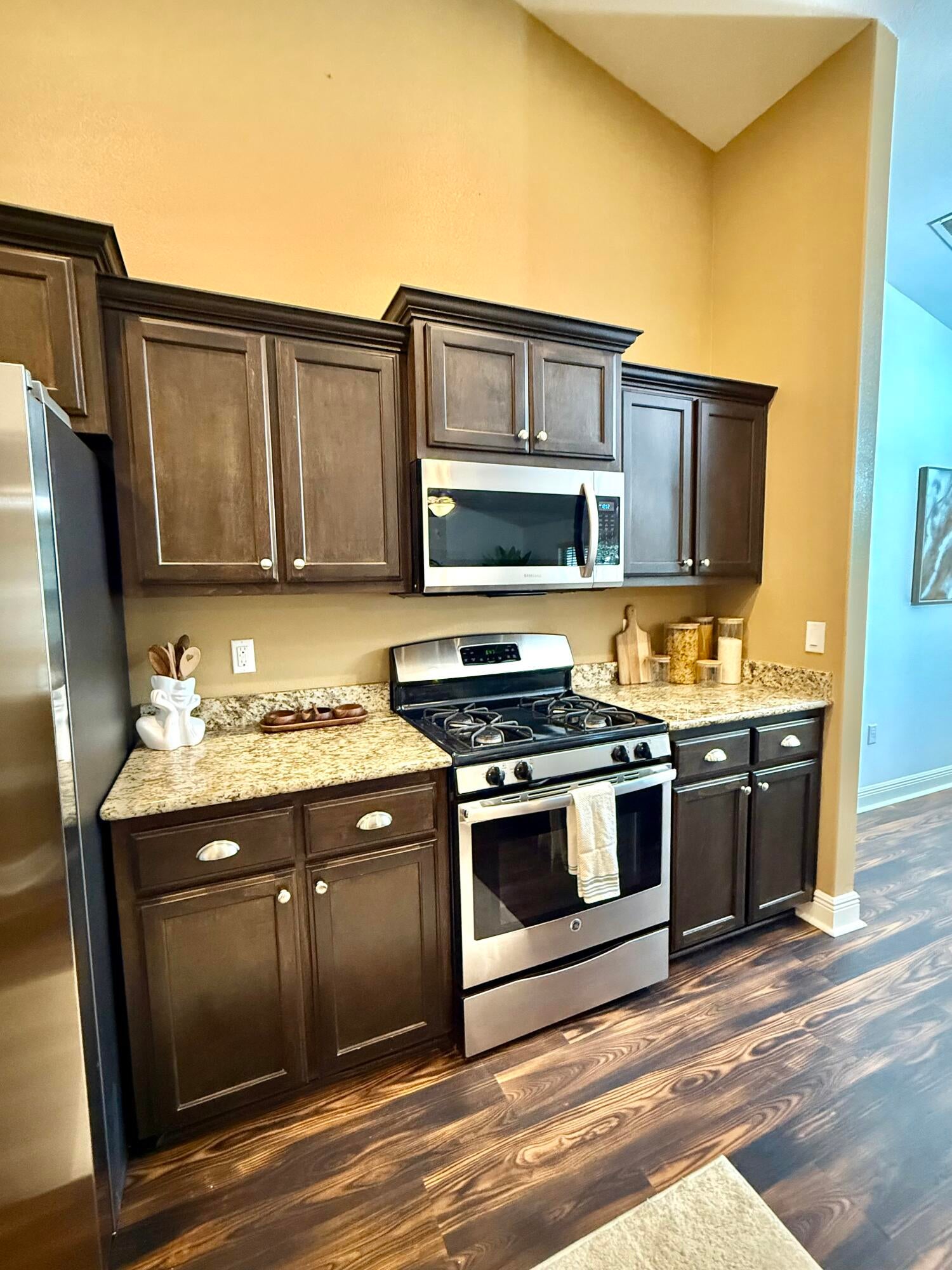 THOUSAND OAKS - Residential