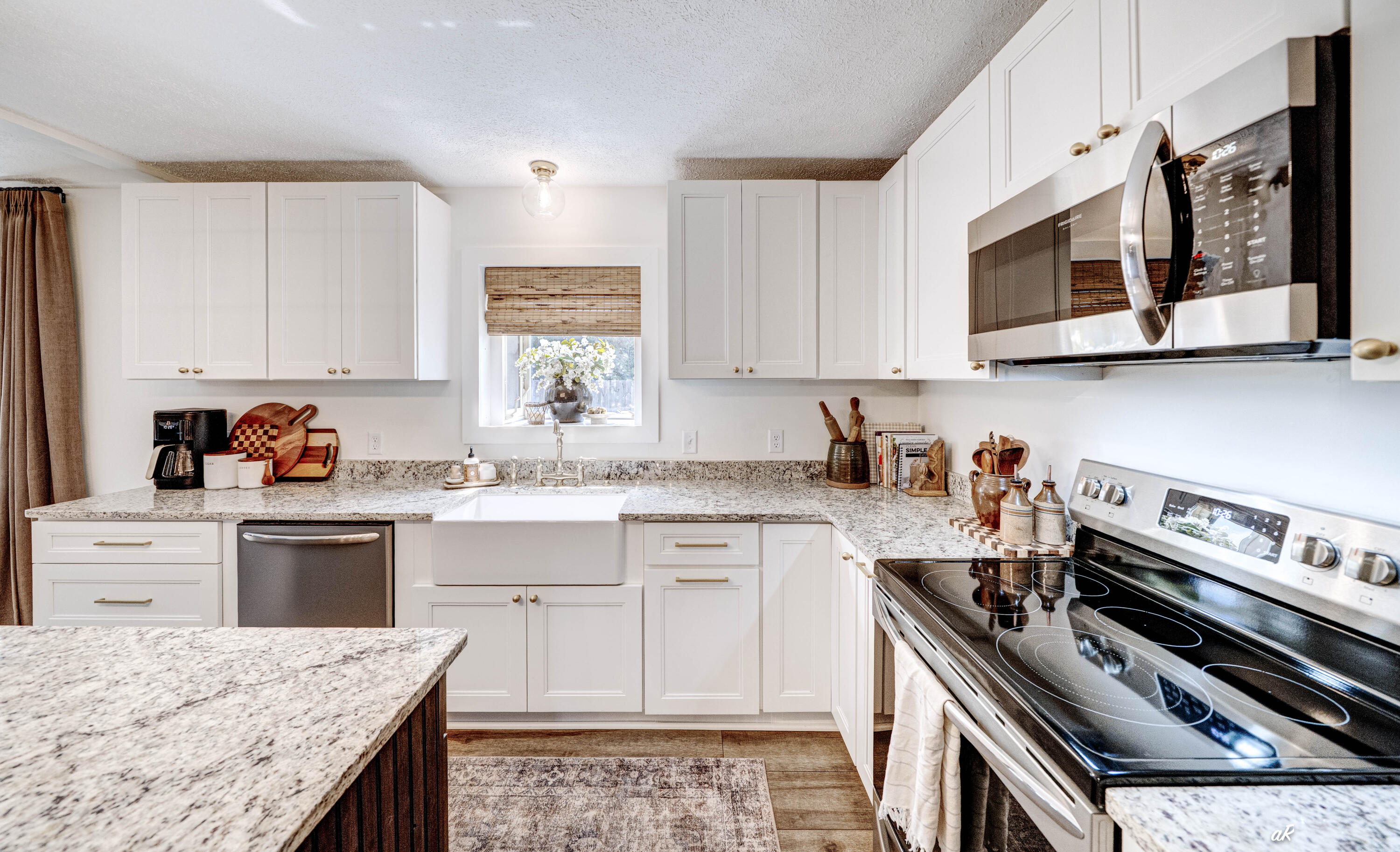 VENETIAN VILLA 1ST ADDN - Residential