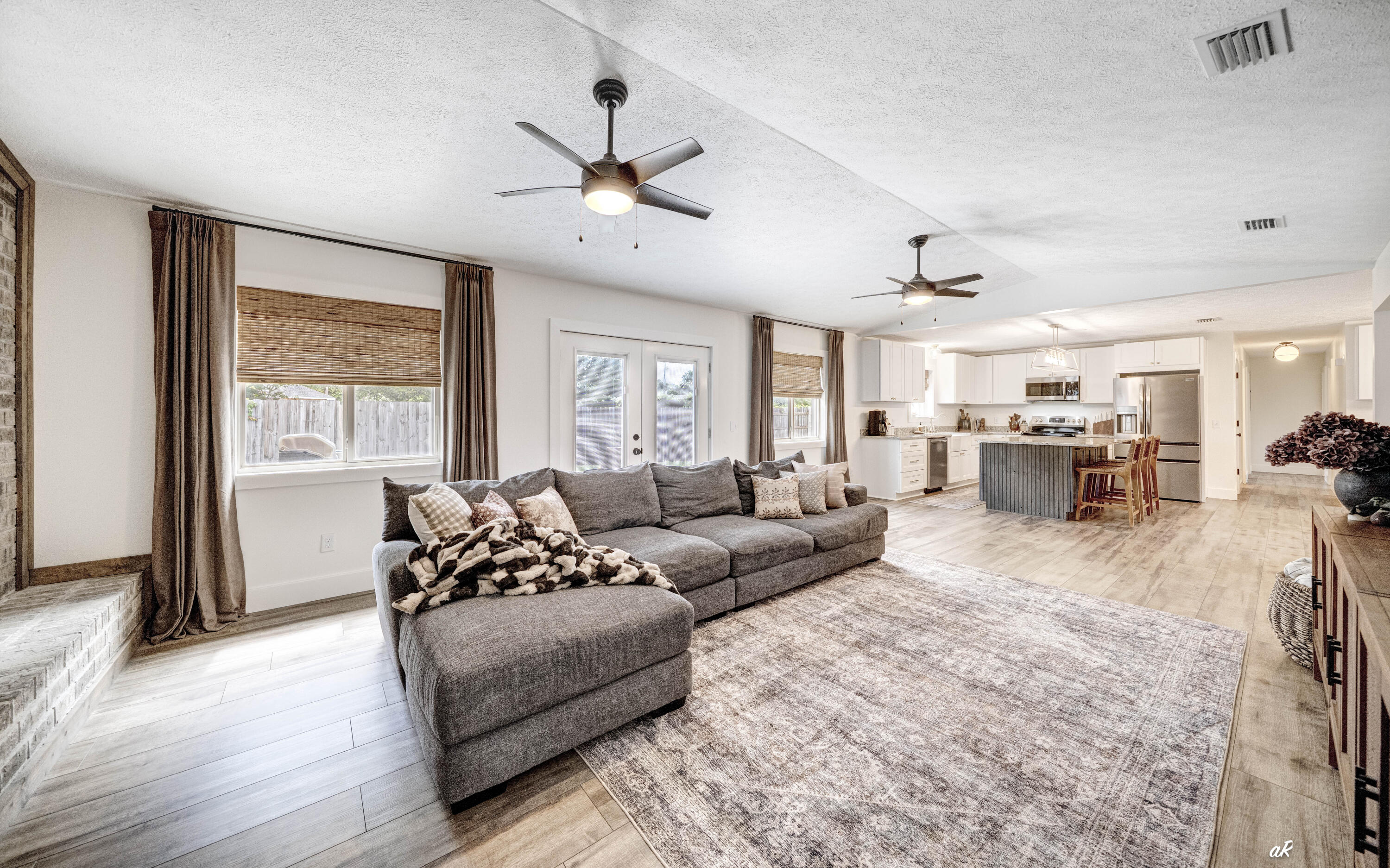 VENETIAN VILLA 1ST ADDN - Residential
